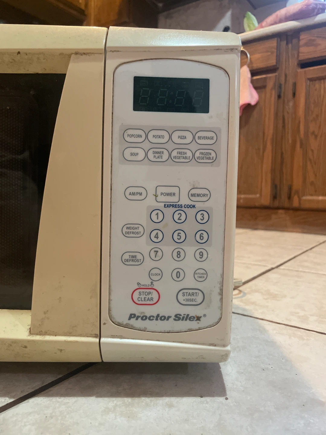 Proctor Silex Microwave Oven - photo 2