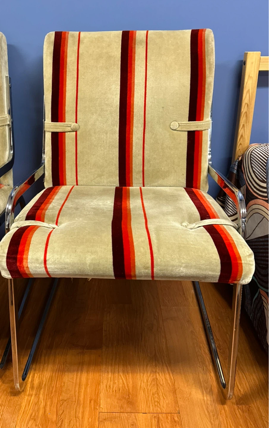 4 Striped Accent Chair