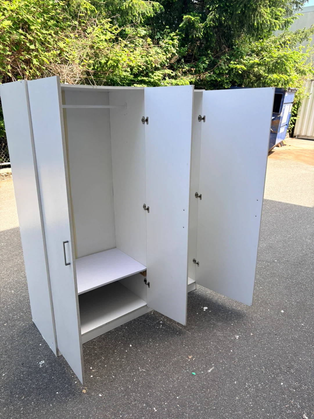 Wardrobe - photo 2