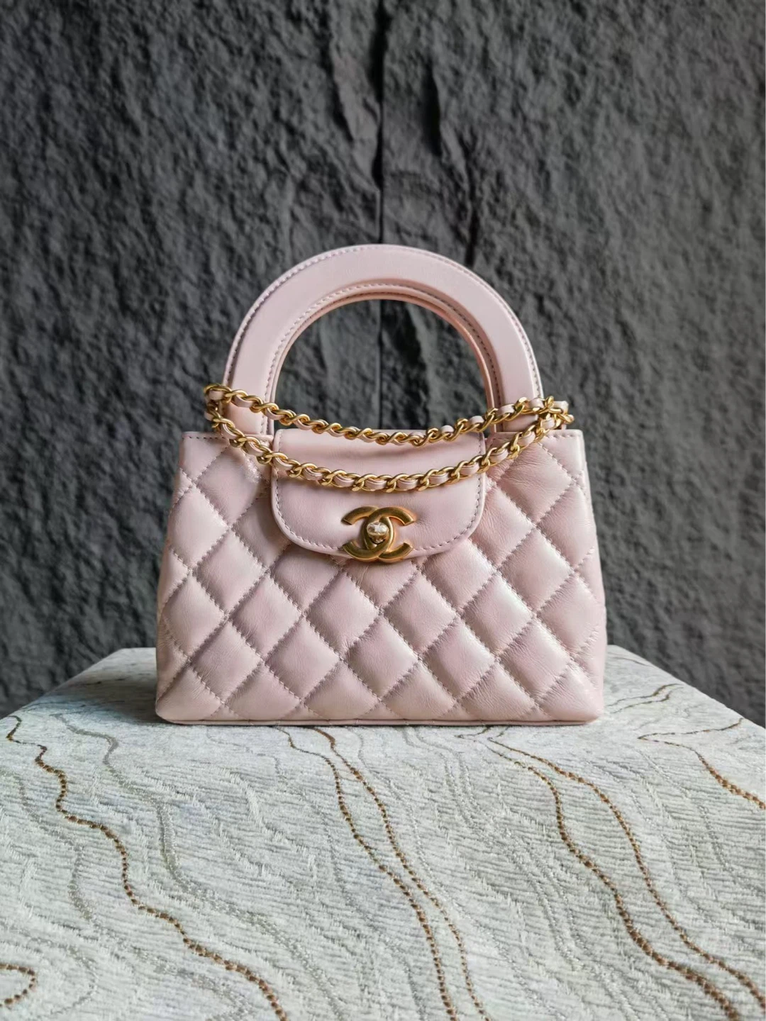 CHANEL Kelly shopper small size pink