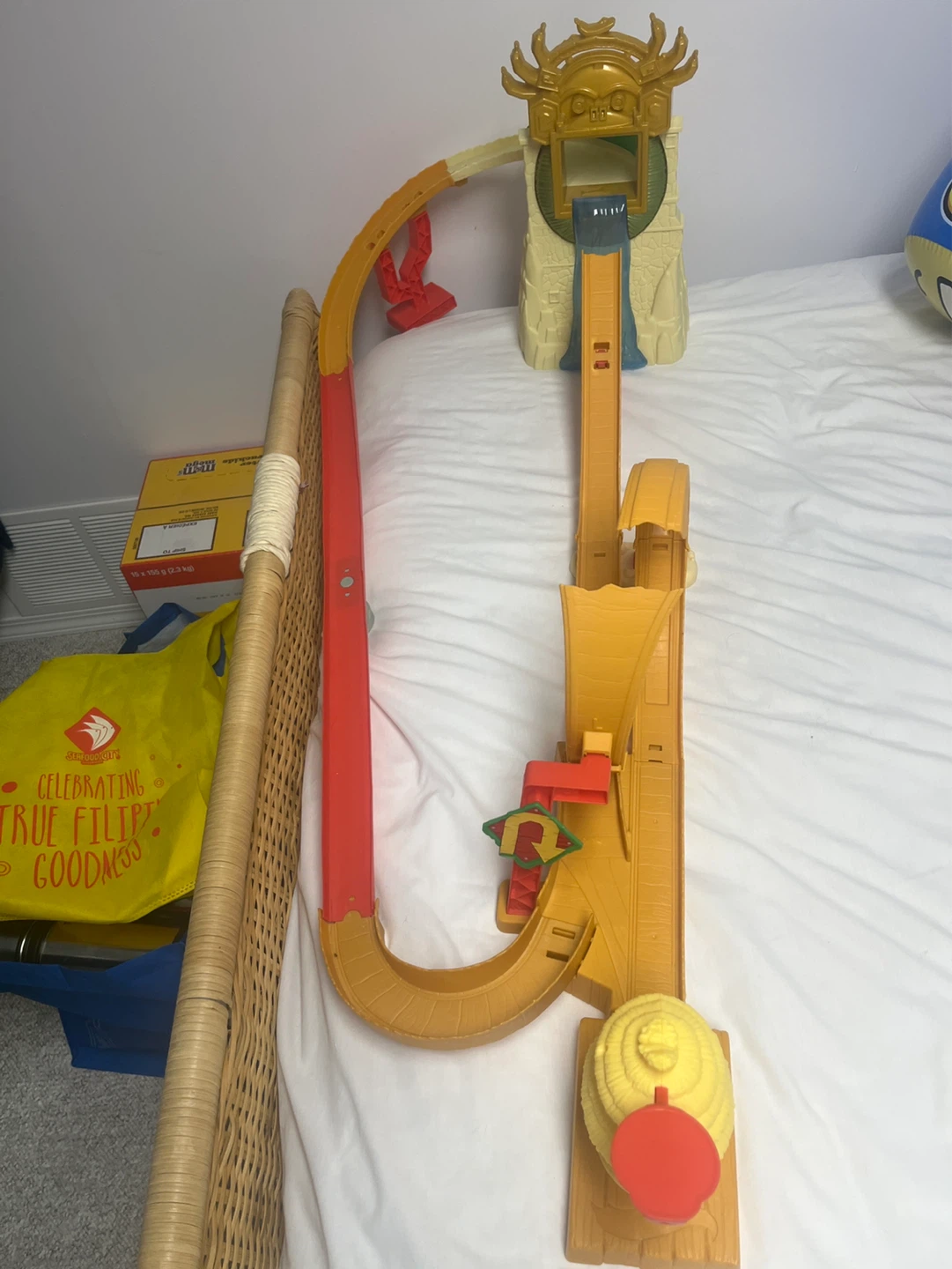 Hot Wheels Track Builder Stuntosaur Island Playset