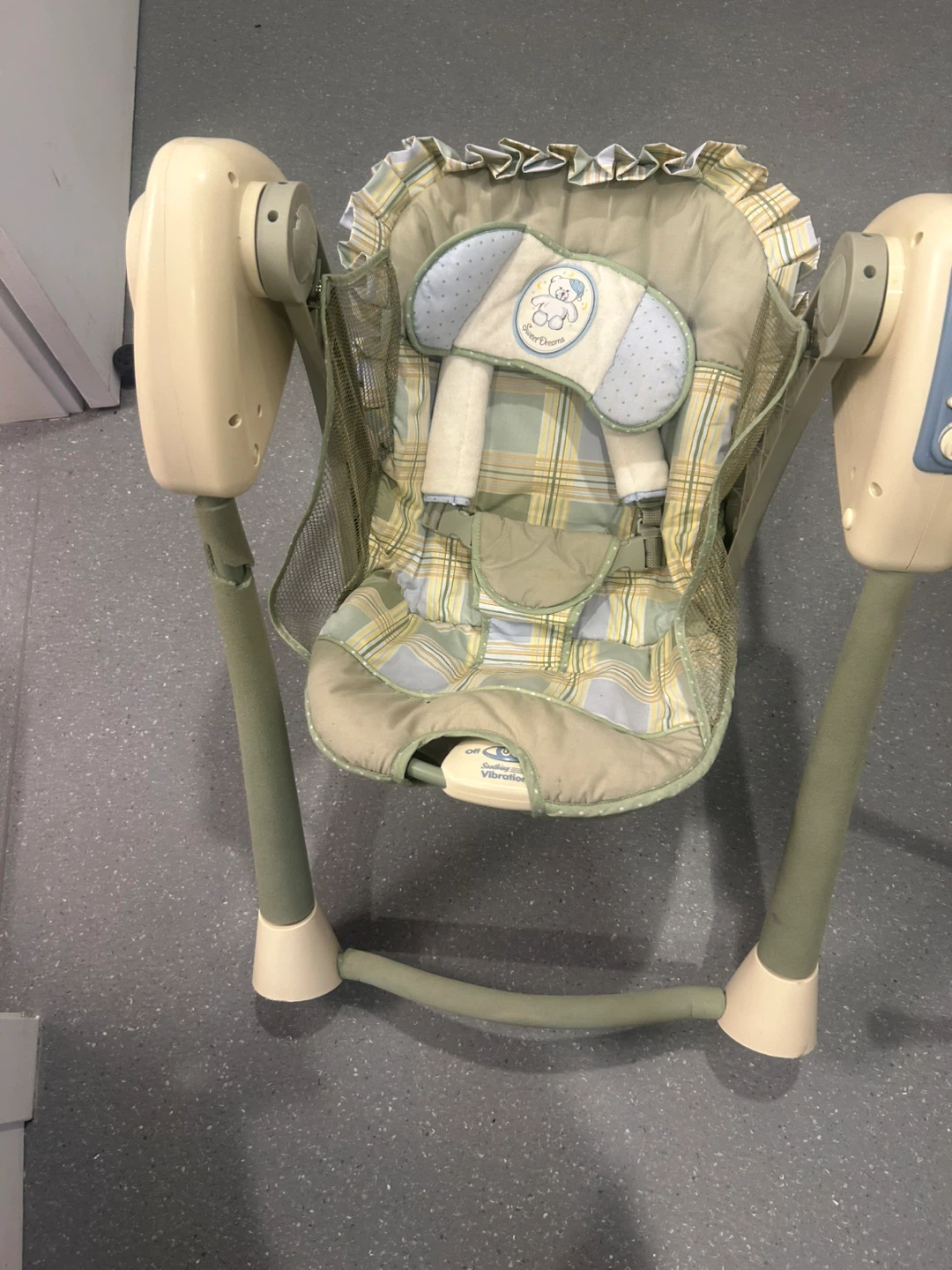 Graco "Sweet Dreams" Baby Swing