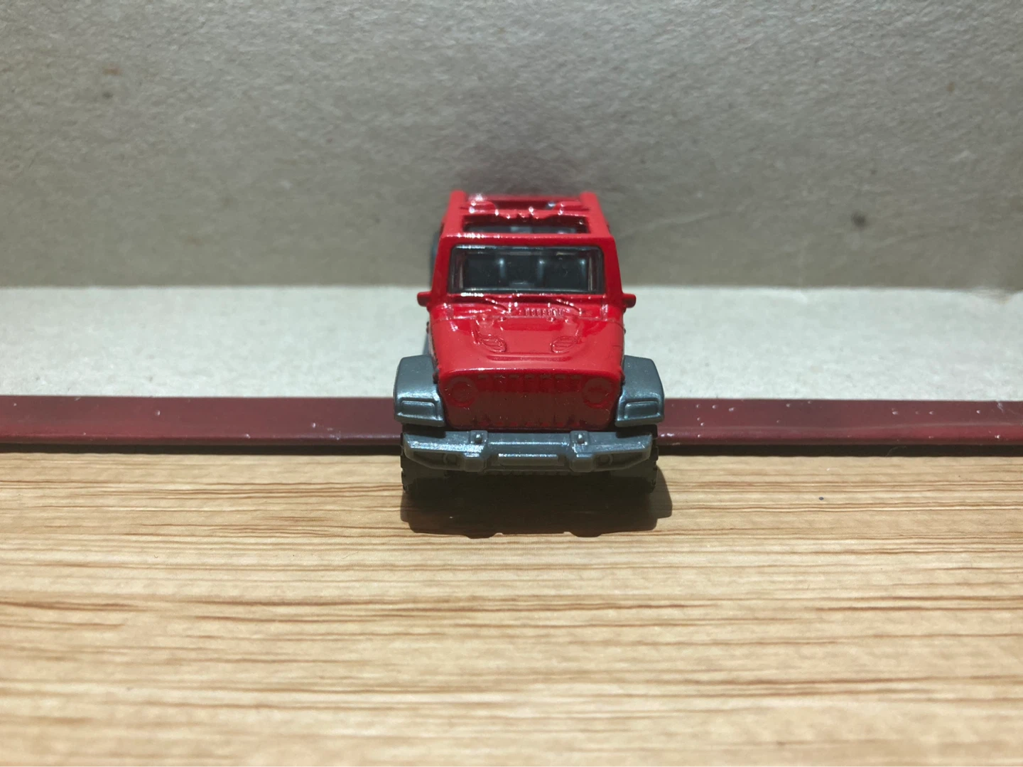 Matchbox Loose / 20 Jeep Gladiator / Red - photo 2