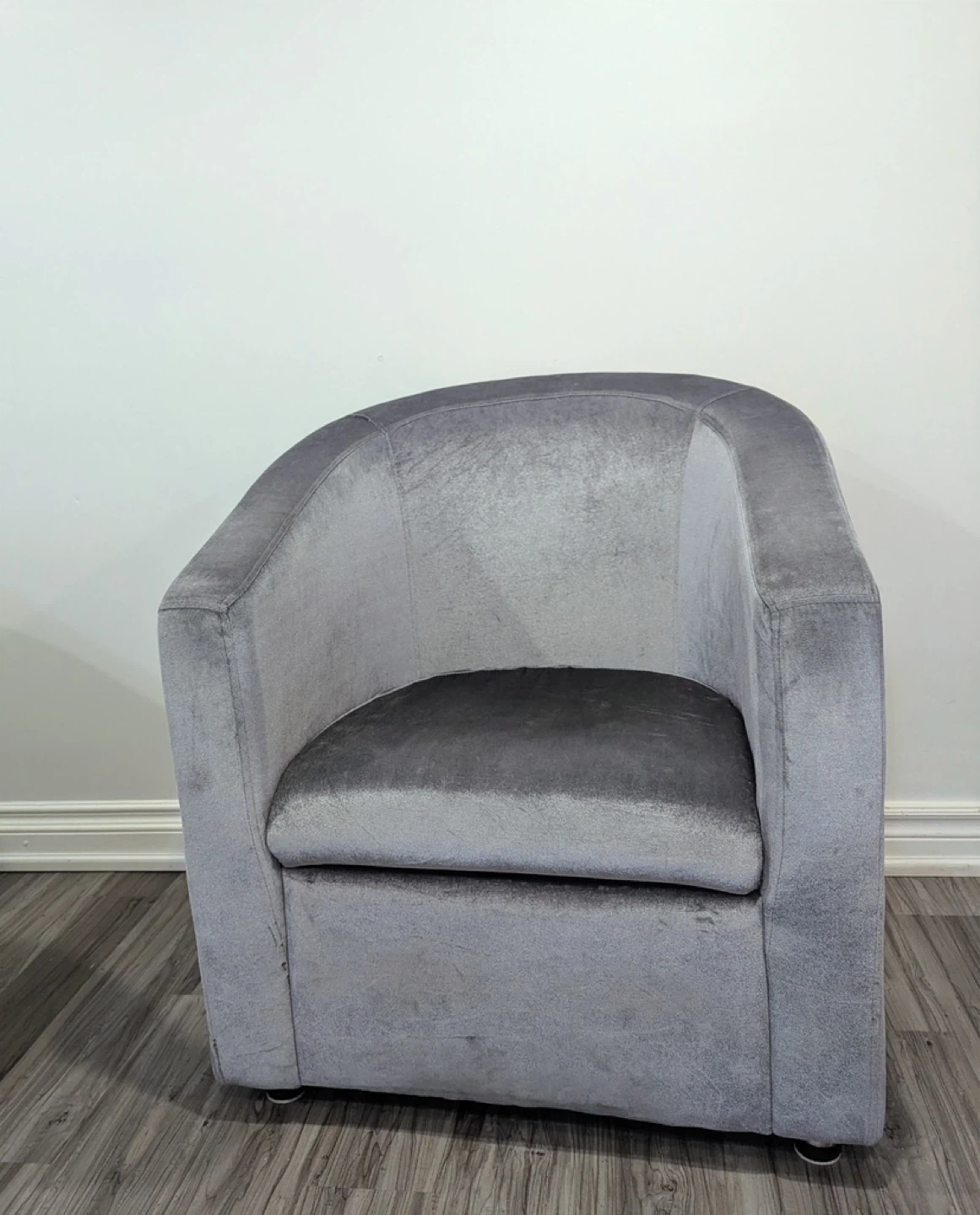 Set of 2 Grey Velvet Barrel Accent Chairs - photo 3
