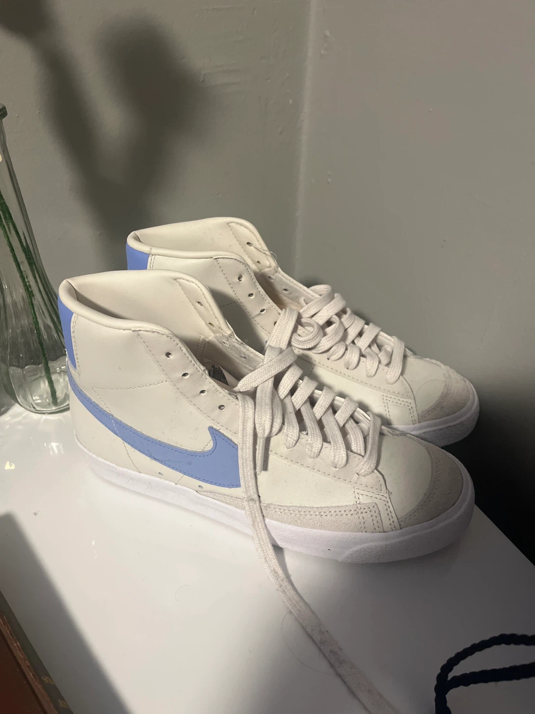 Women’s Nike shoes size 8