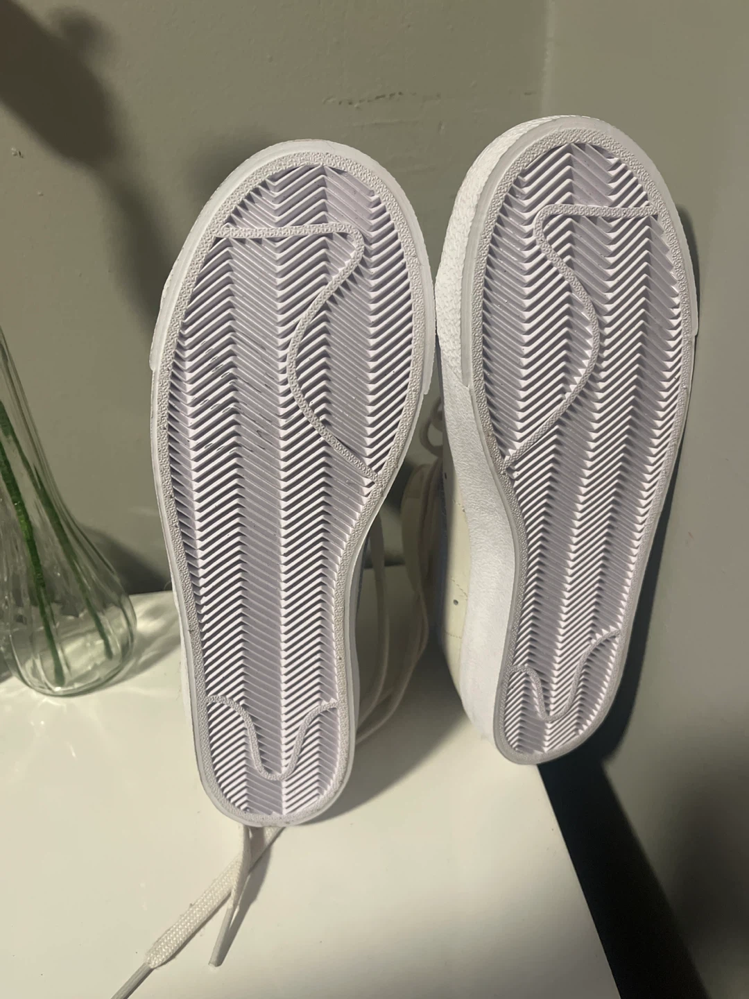 Women’s Nike shoes size 8 - photo 3
