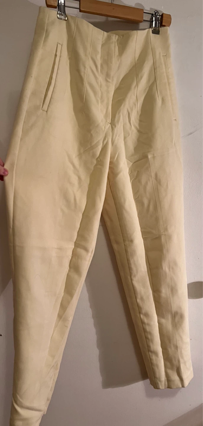 Zara Pastel Yellow Colored Dress Pants Size M