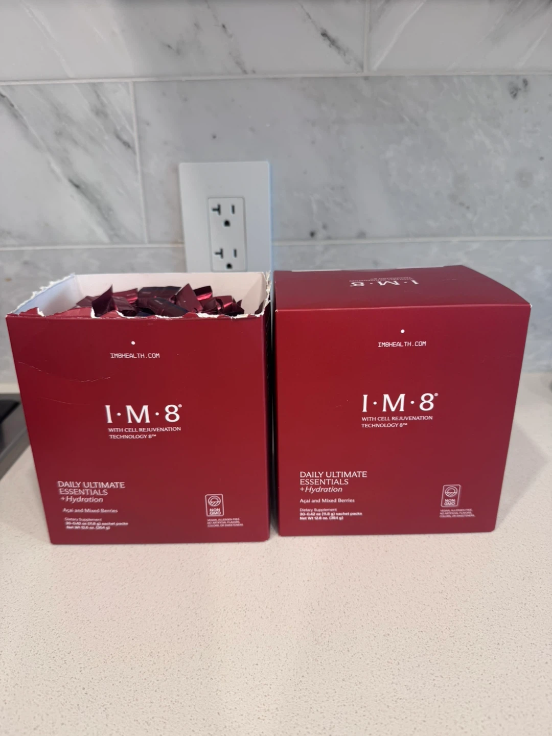 IM8  Ultimate Essentials + Hydration Supplements