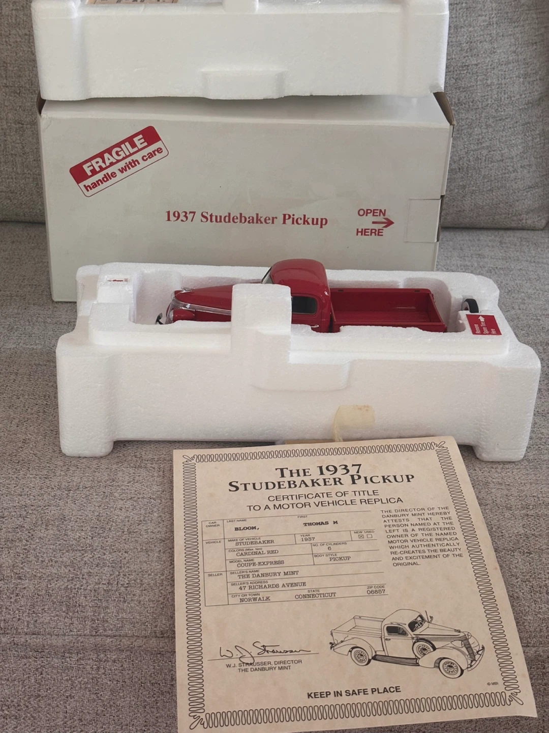 Danbury Mint 1937 Studebaker Pickup Truck Model - photo 2