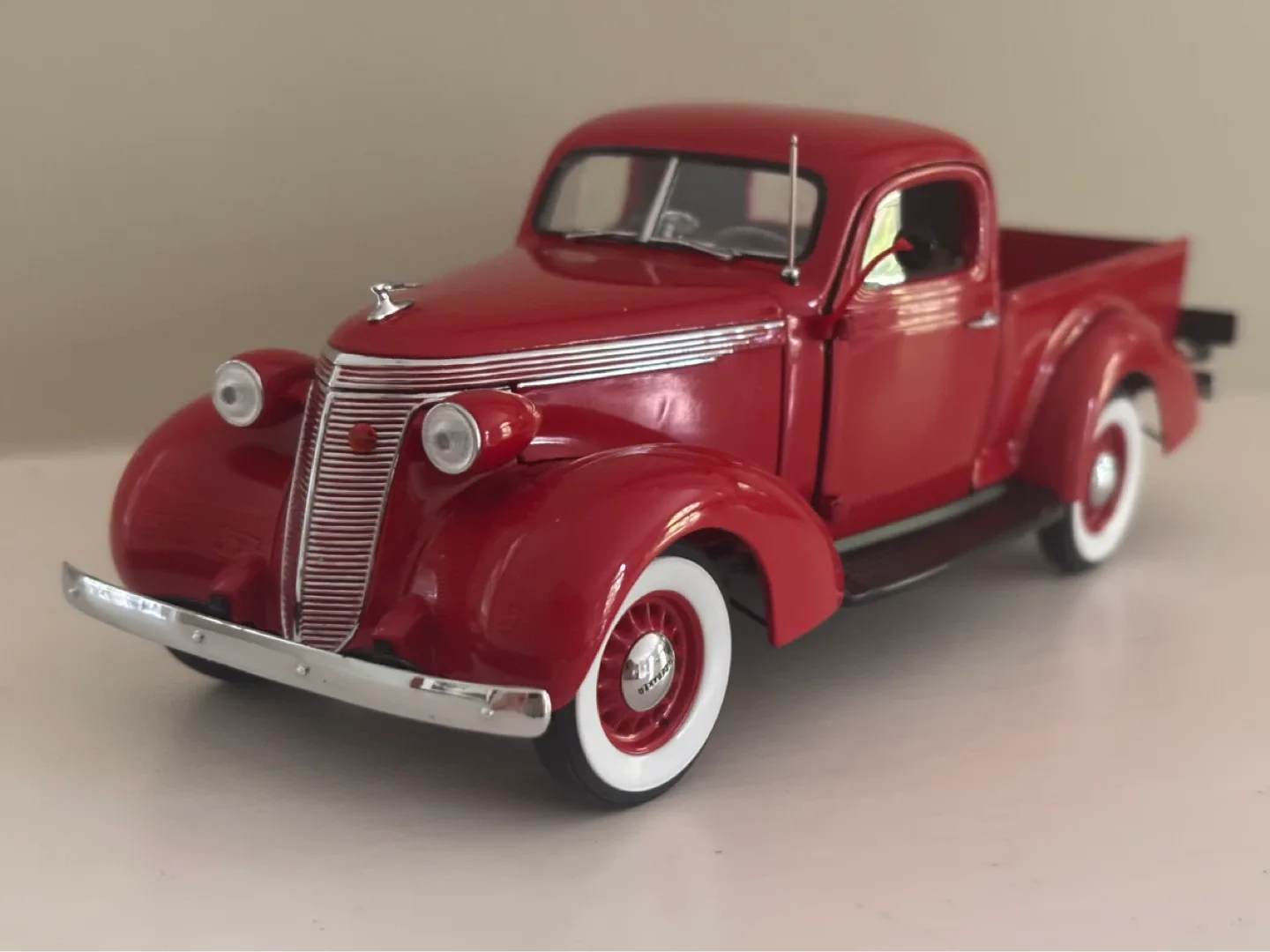 Danbury Mint 1937 Studebaker Pickup Truck Model