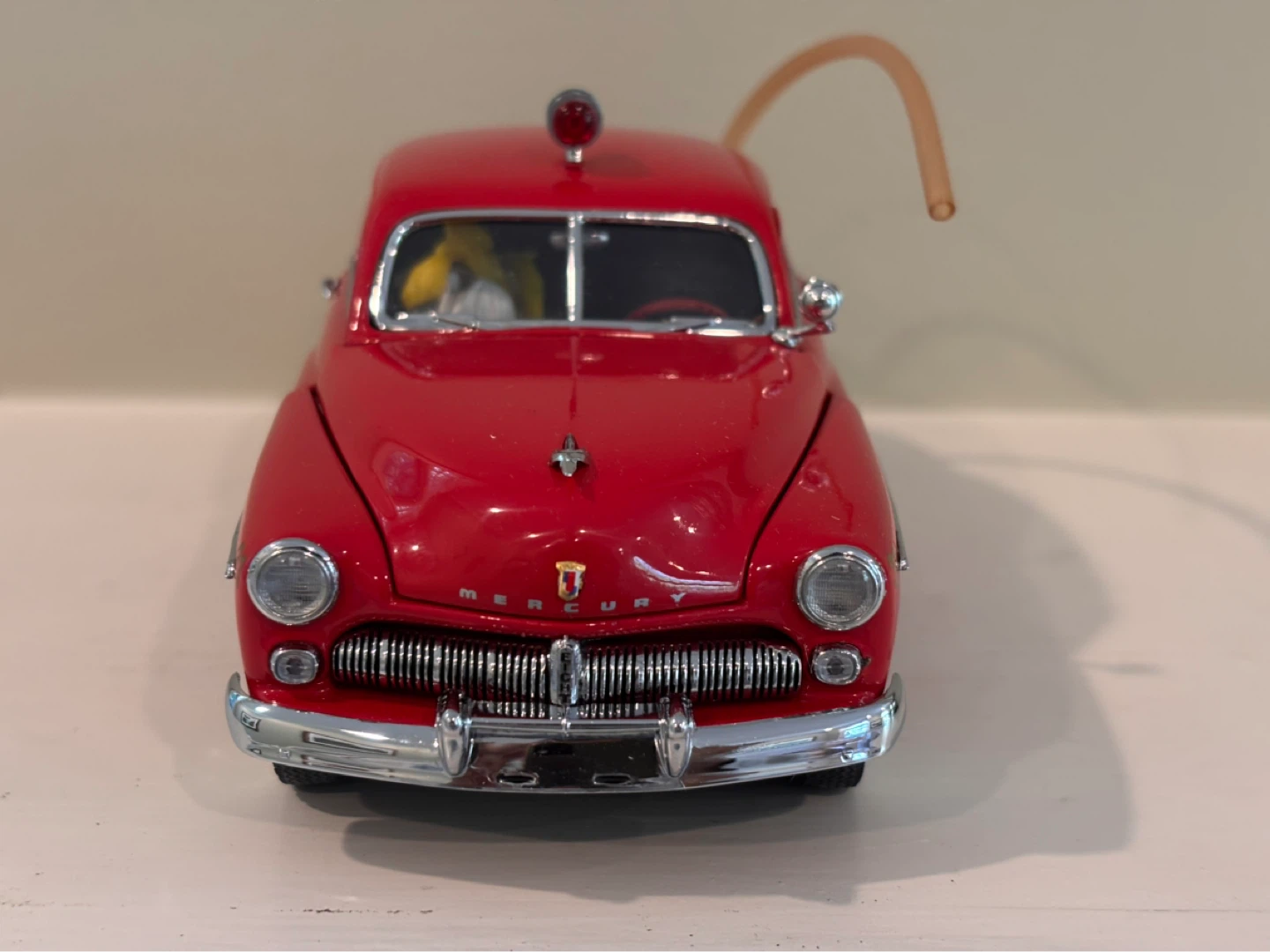 Danbury Mint 1949 Mercury Fire Chief Car Replica - photo 4