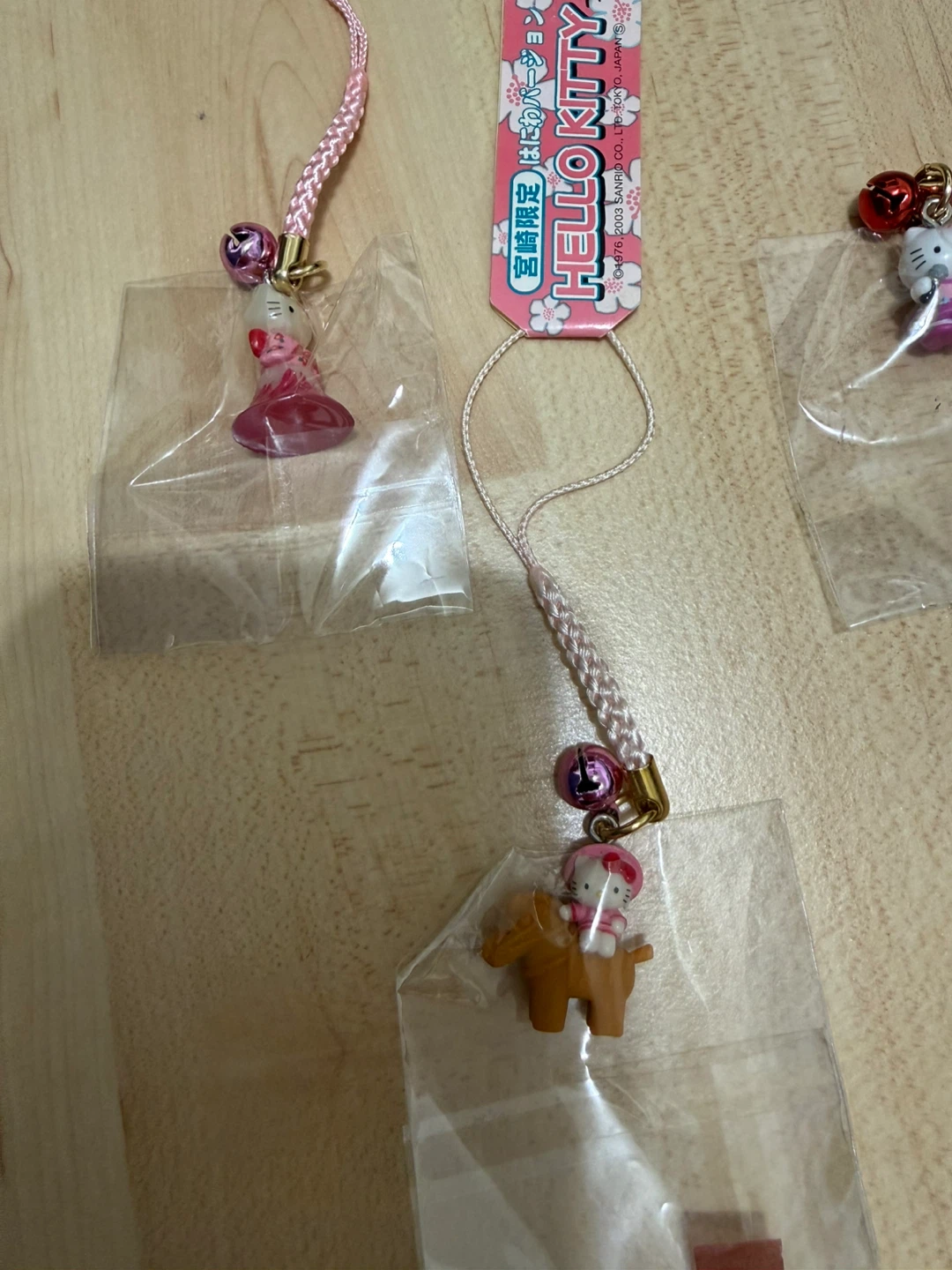Hello Kitty Gotochi vintage charm keychains collectibles - photo 5