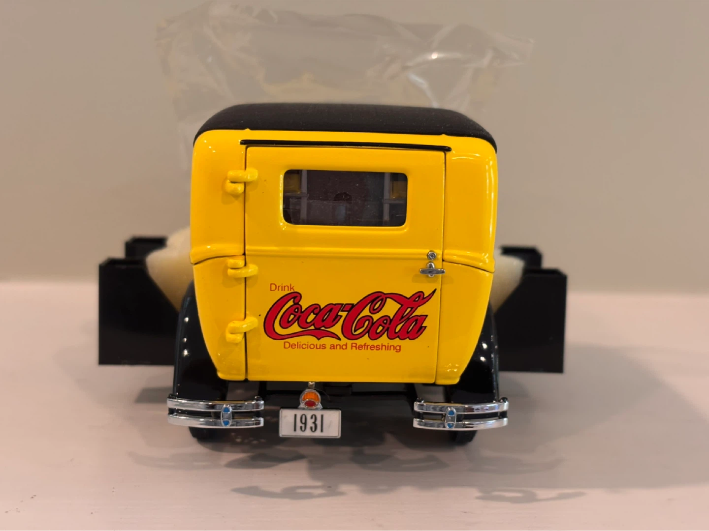 Danbury Mint 1931 Coca-Cola Delivery Truck Model - photo 5