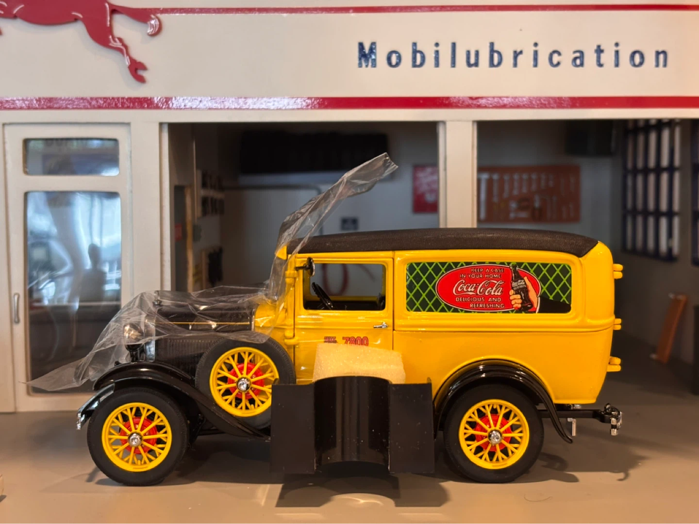 Danbury Mint 1931 Coca-Cola Delivery Truck Model
