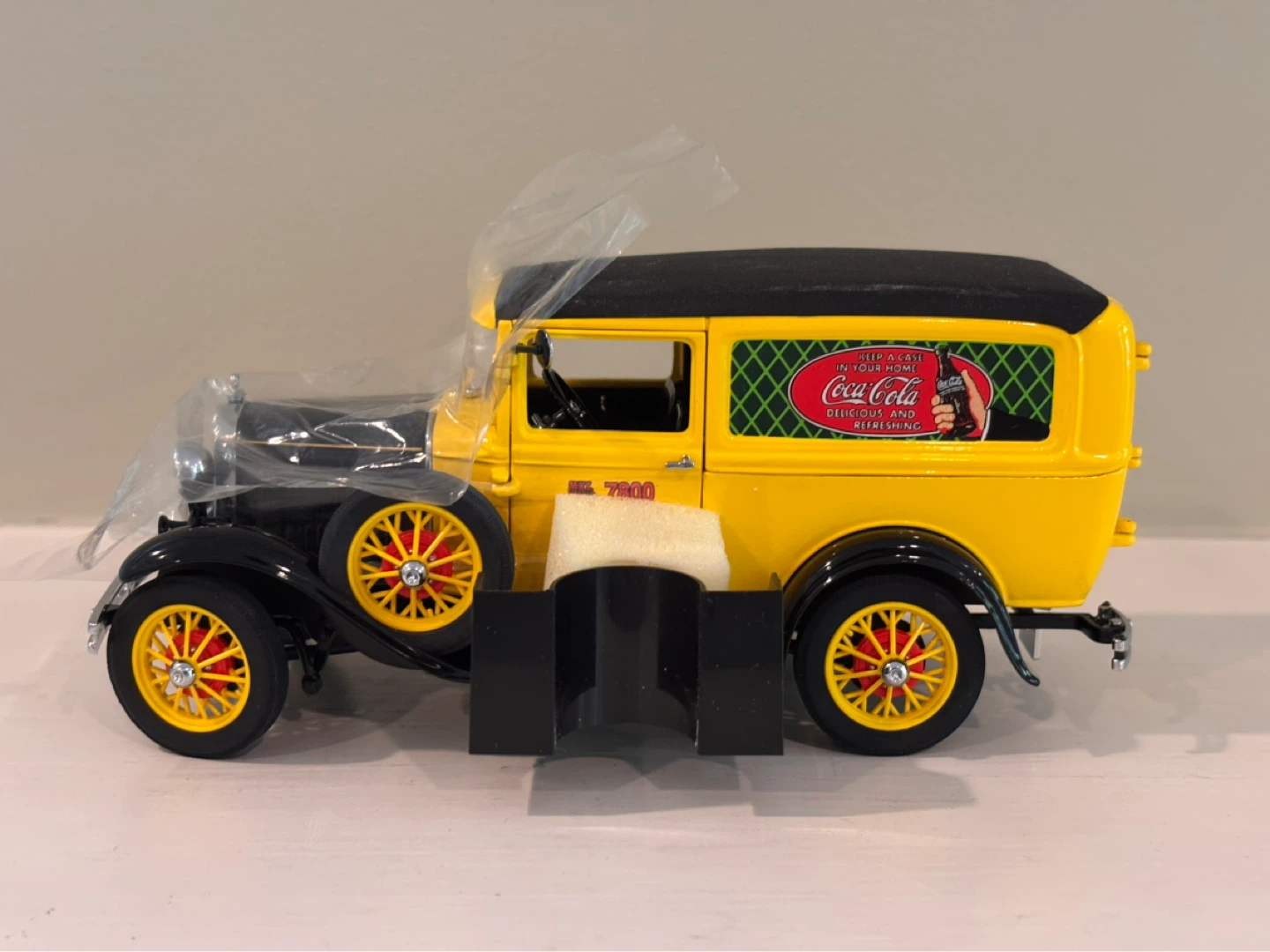Danbury Mint 1931 Coca-Cola Delivery Truck Model - photo 4