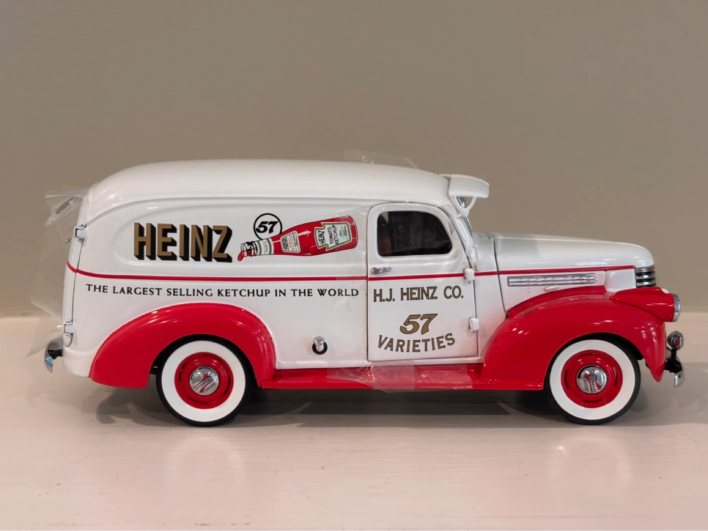 Danbury Mint 1940s Heinz Delivery Truck Model - photo 3