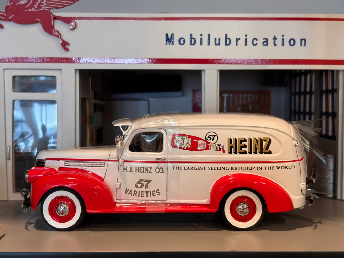 Danbury Mint 1940s Heinz Delivery Truck Model