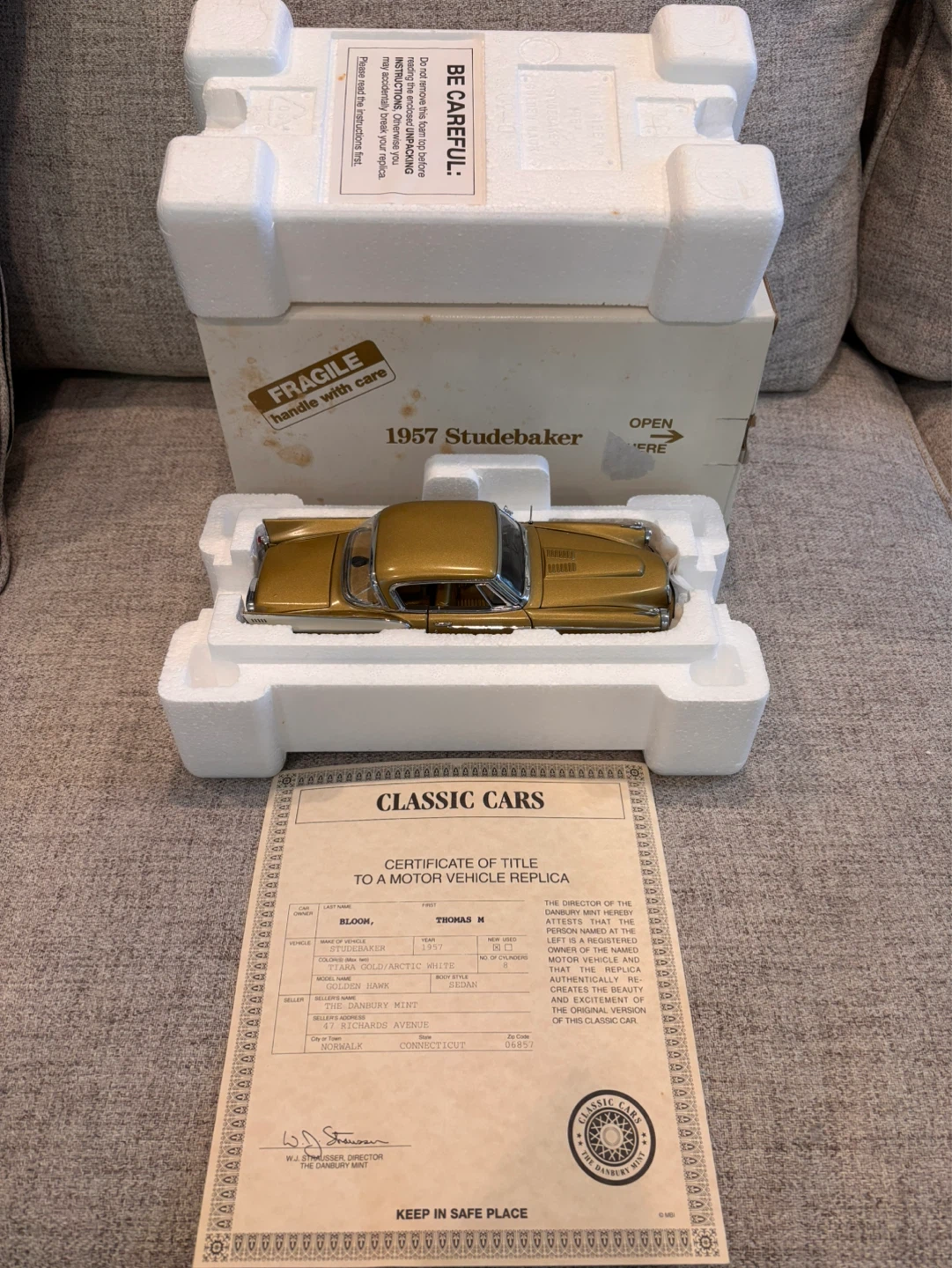 Danbury Mint 1957 Studebaker Golden Hawk Model Car - photo 2