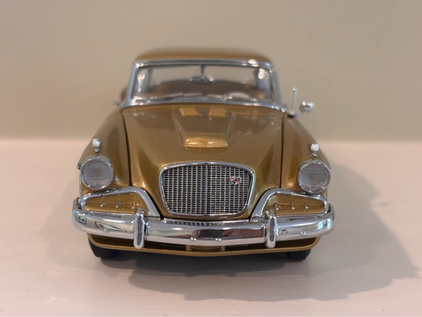 Danbury Mint 1957 Studebaker Golden Hawk Model Car - photo 5