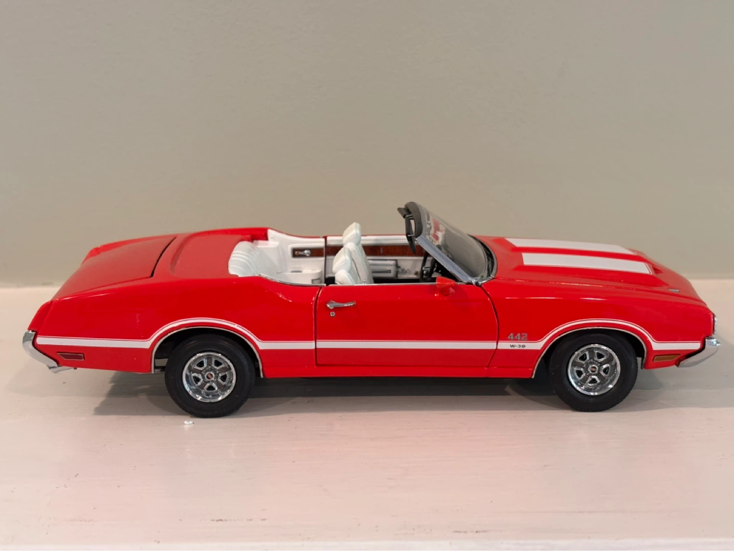 Danbury Mint 1970 Oldsmobile 442 W-30 Convertible 1:24 - photo 3