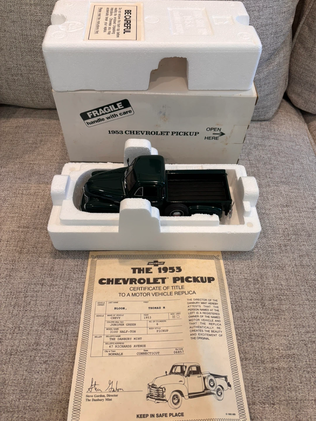 Danbury Mint 1953 Chevrolet Pickup Truck Model - 1:24 - photo 2