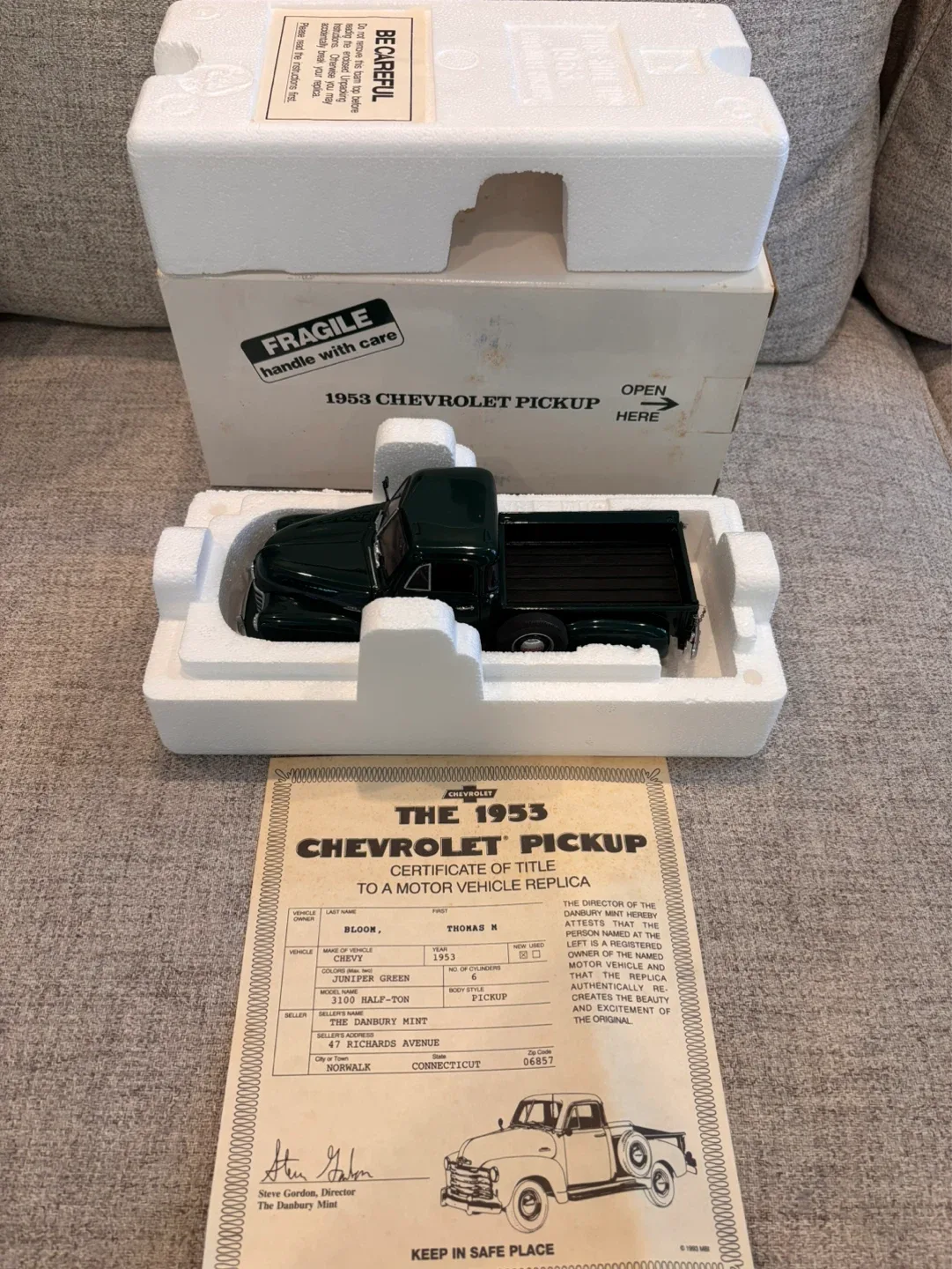 Danbury Mint 1953 Chevrolet Pickup Truck Model - 1:24 - photo 2