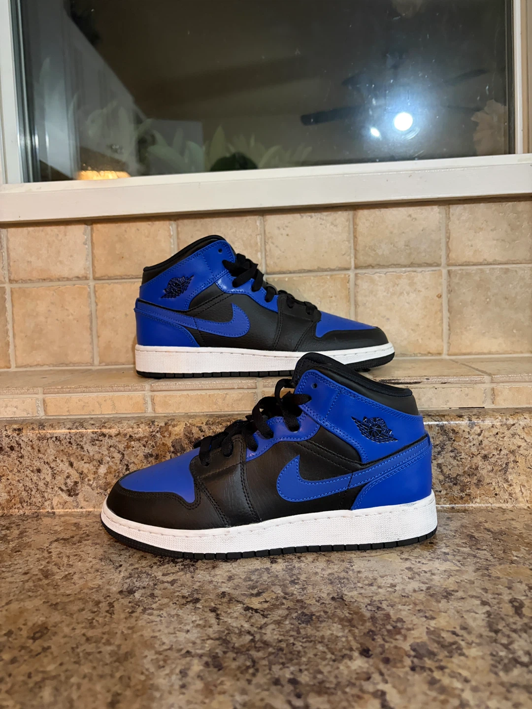Air Jordan 1 Mid Royal Blue
