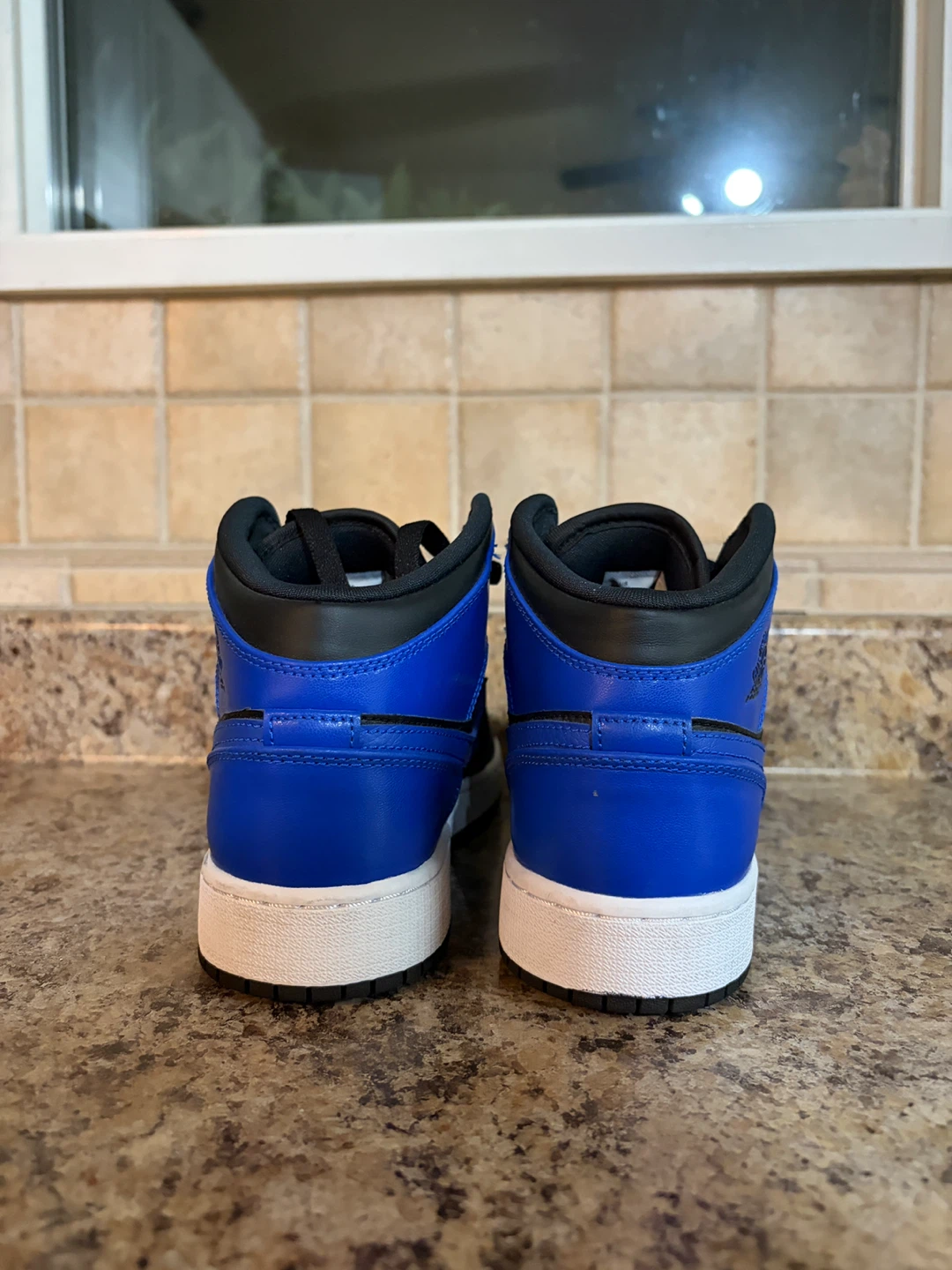 Air Jordan 1 Mid Royal Blue - photo 2