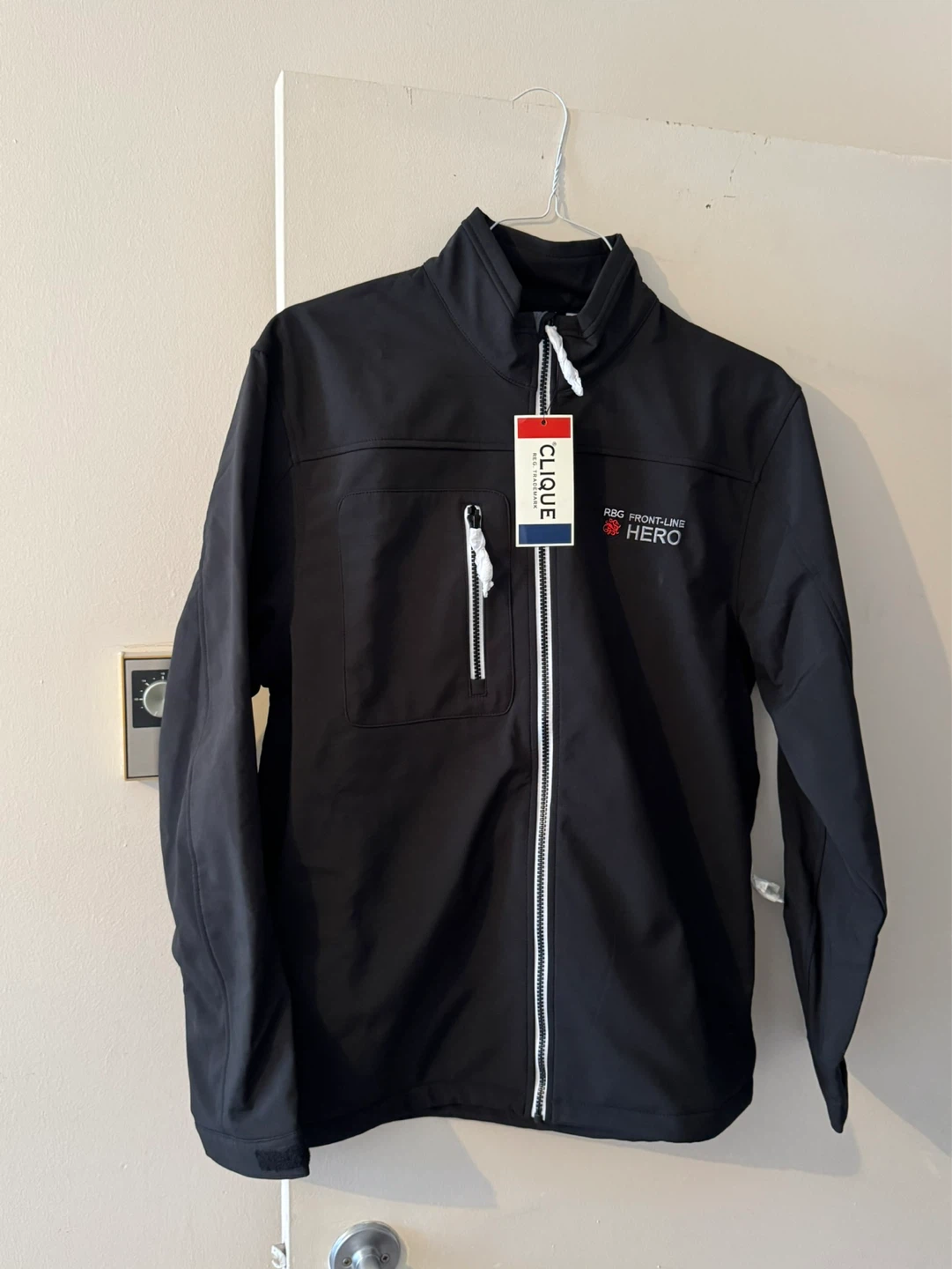 Clique Men's Black Trail Softshell Medium Size Jacket.