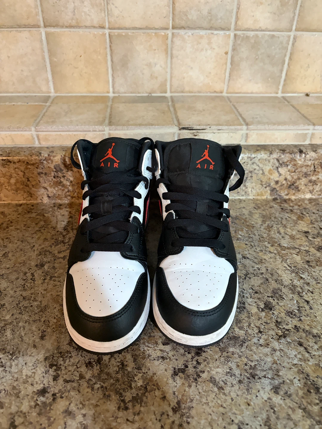 Air Jordan 1 Mid SE White Black Red - photo 4