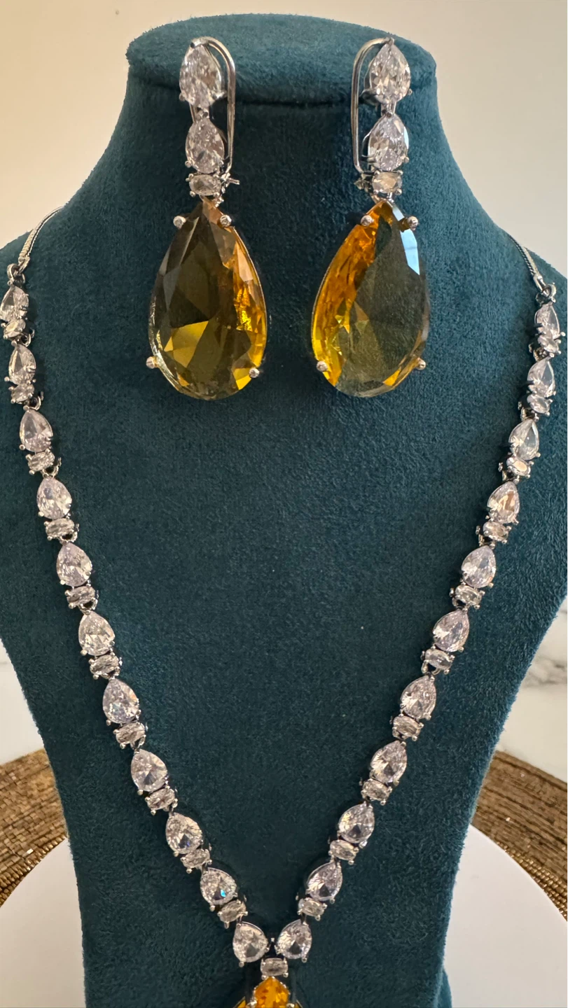 Yellow AD stone necklace set - photo 3