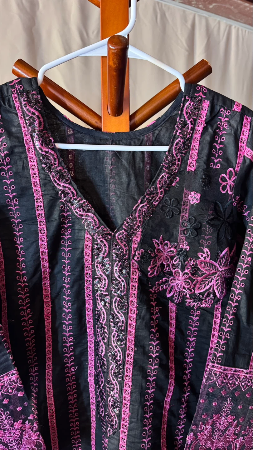 Black & Pink Embroidered Kurti with Dupatta - photo 3