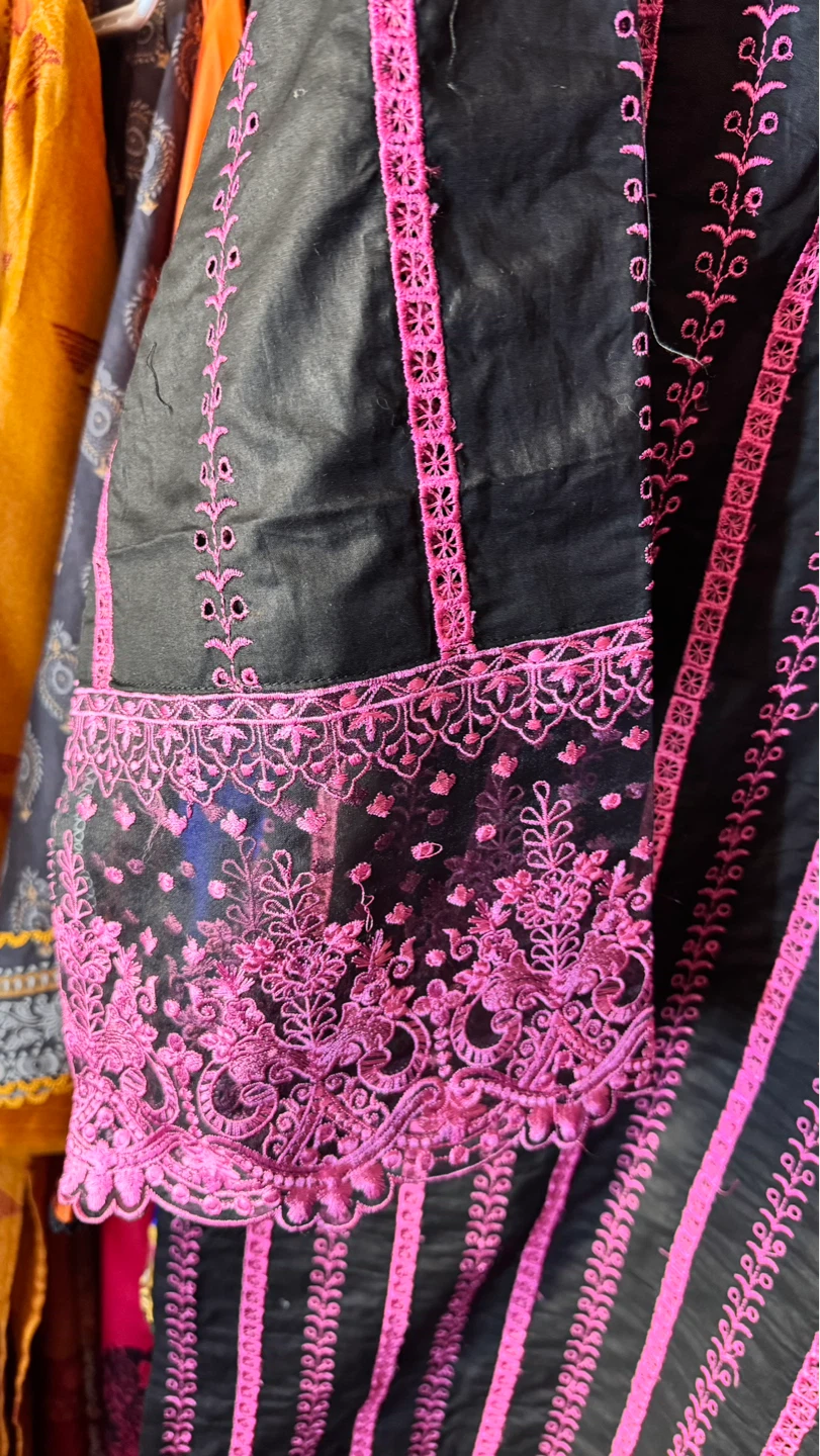 Black & Pink Embroidered Kurti with Dupatta - photo 5