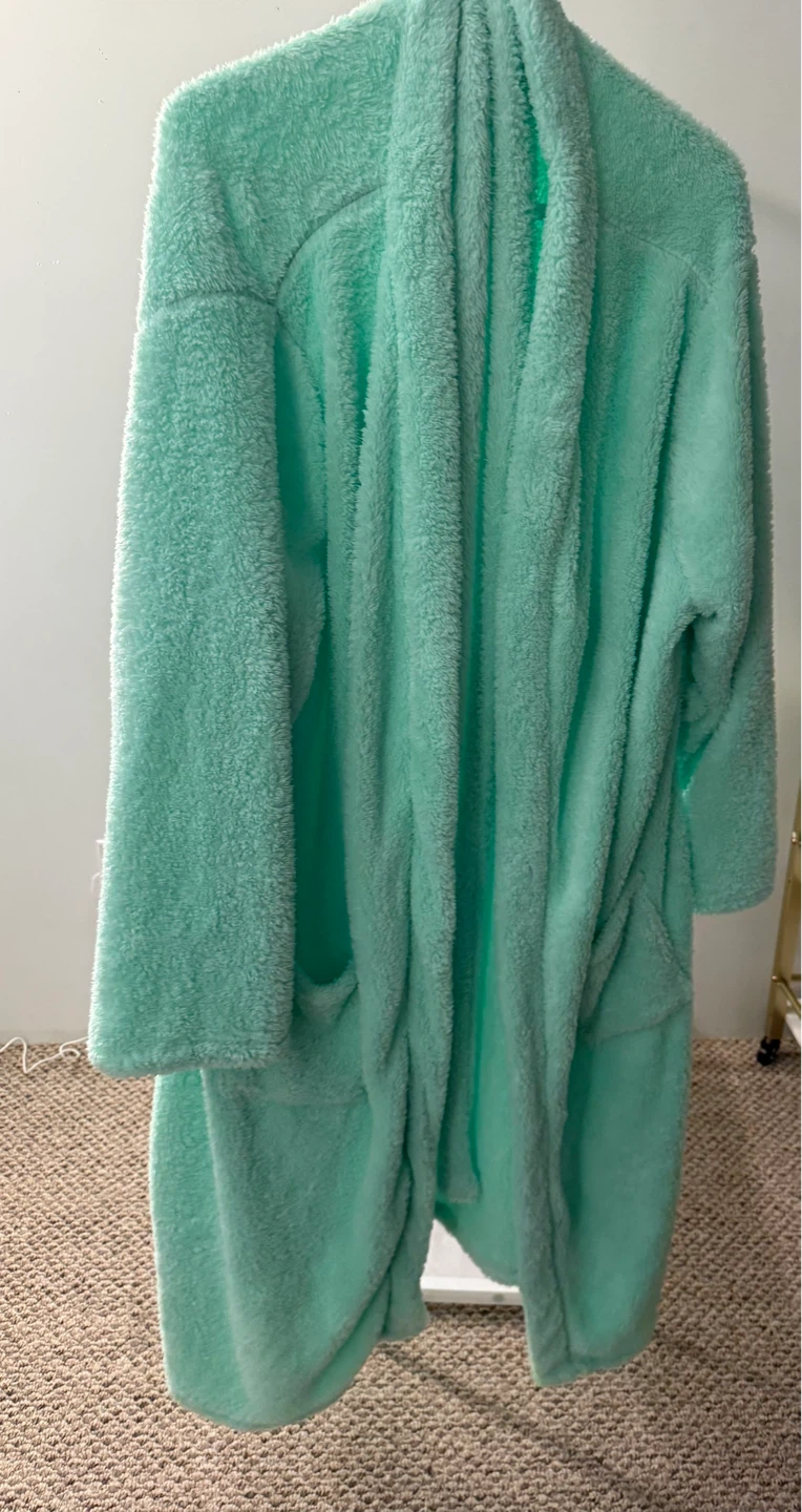 Cozy Plush Bathrobe - photo 3