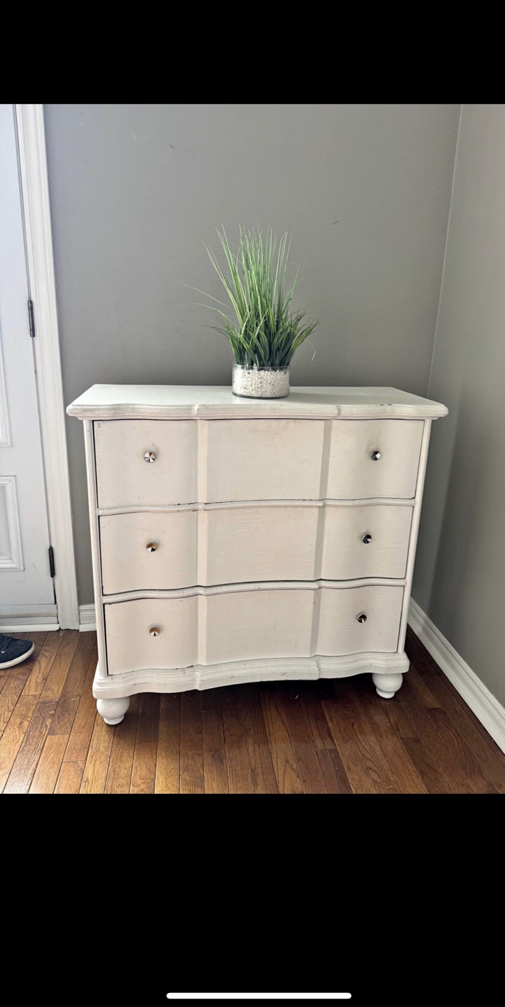 White 3-Drawer Dresser