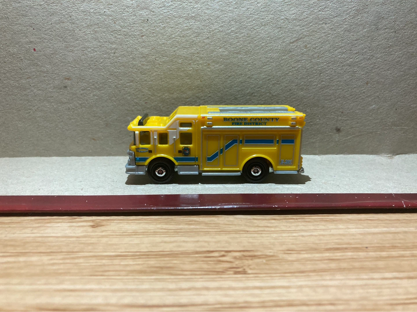 Matchbox Loose / Fire Truck / Boone County Fire District - photo 3