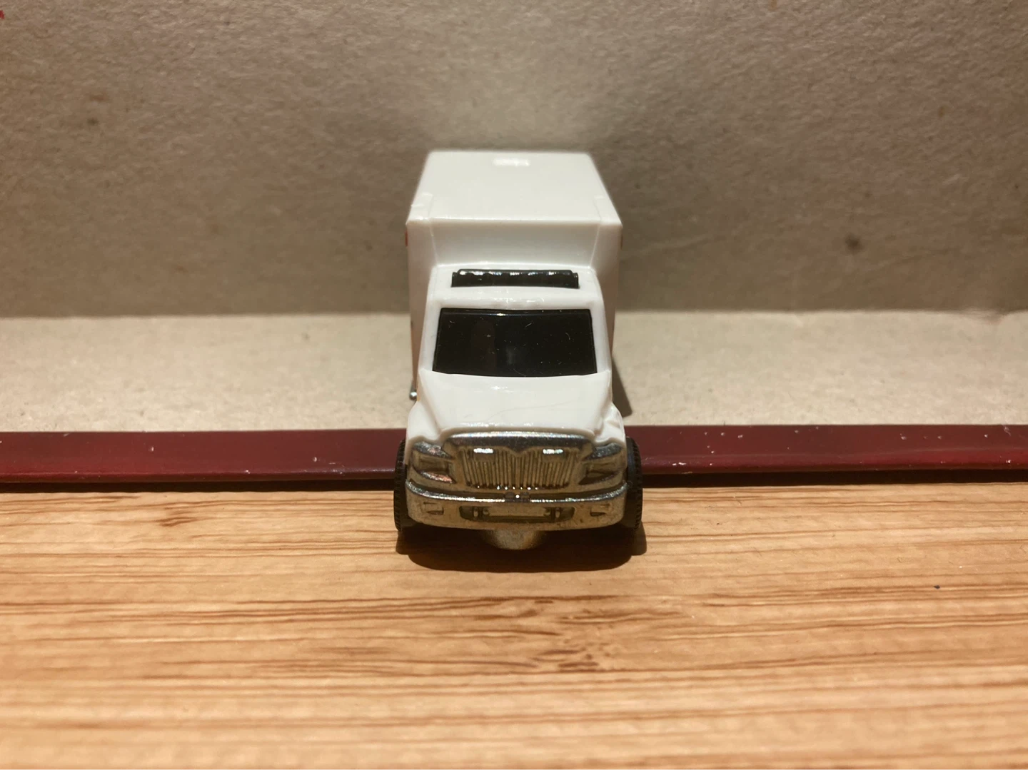 Matchbox Loose / International Ambulance / BCFD - photo 2