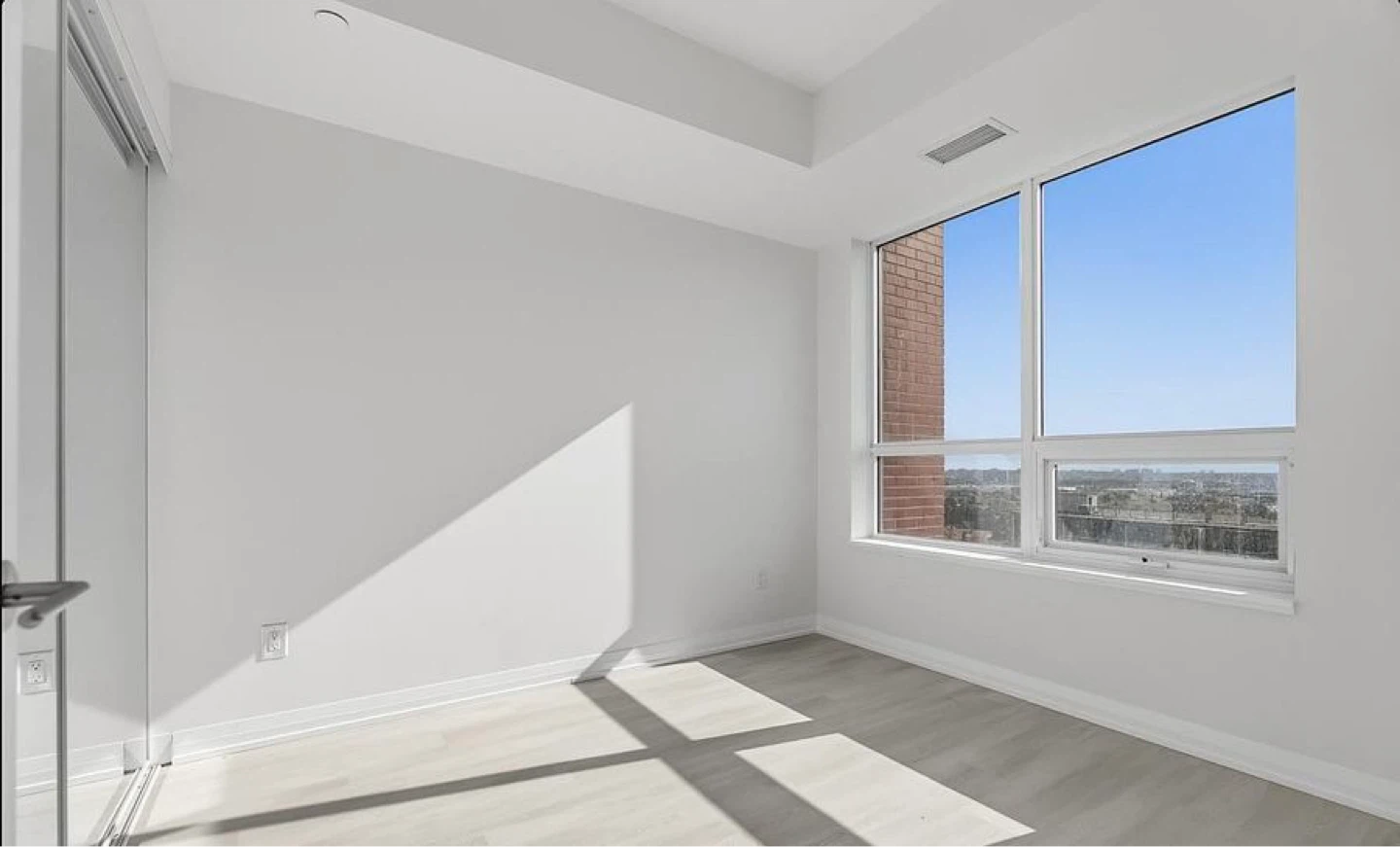 Private room for rent - photo 5