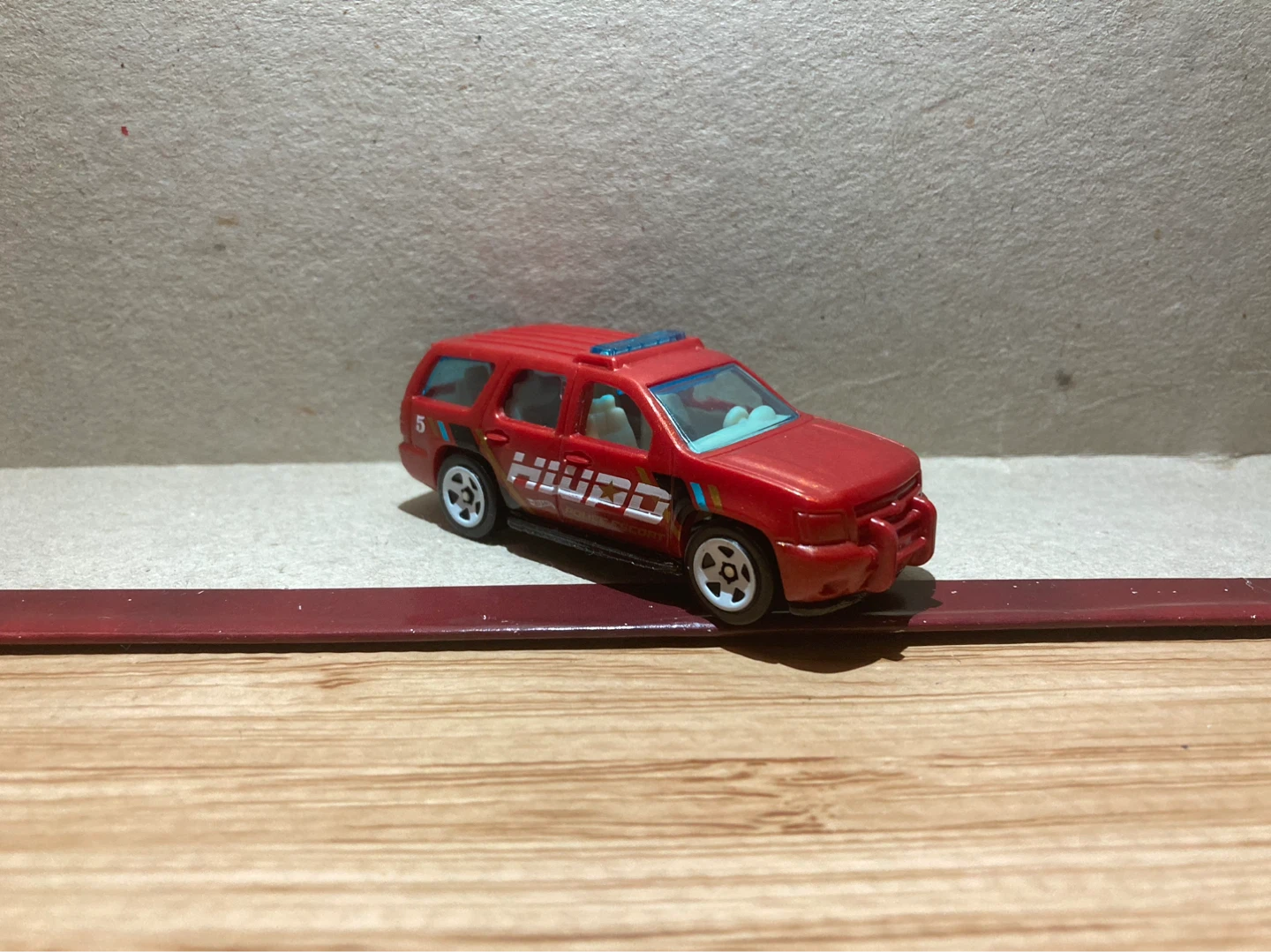 Hot Wheels Loose / 07 Chevy Tahoe / Police Escort