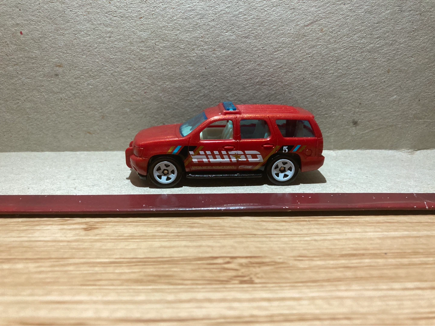 Hot Wheels Loose / 07 Chevy Tahoe / Police Escort - photo 3