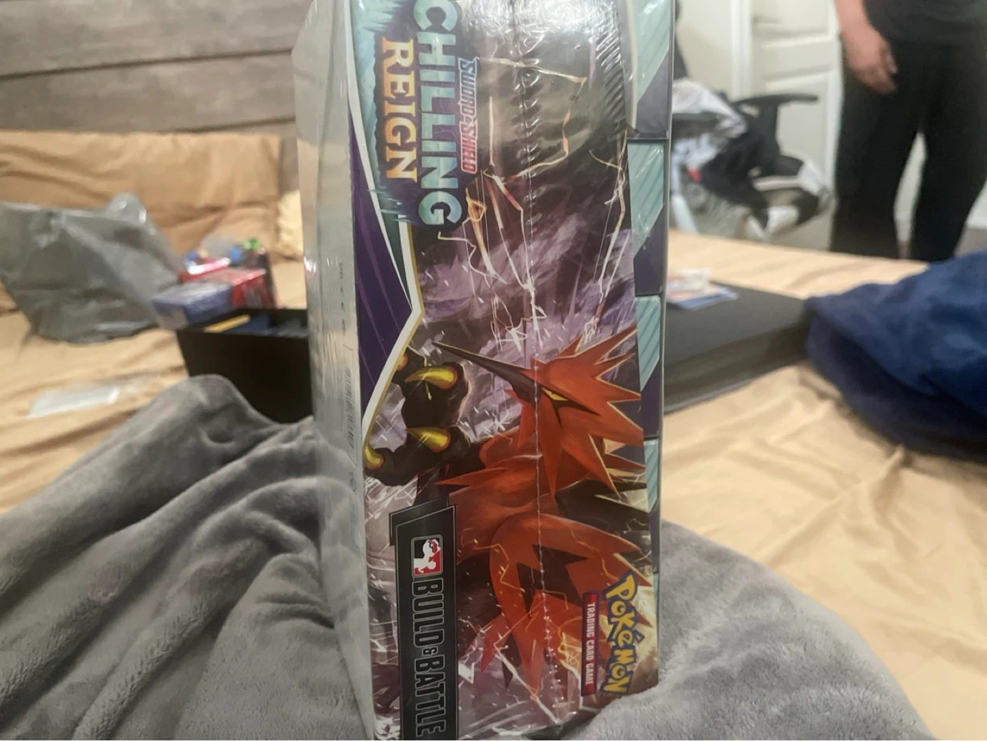 Pokémon TCG Sword & Shield Chilling Reign Build & Battle Box