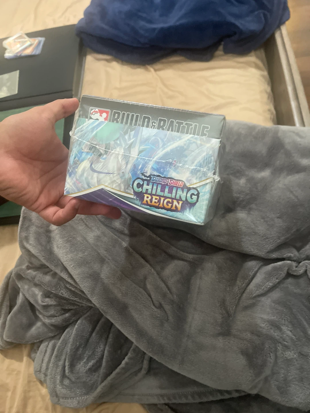 Pokémon TCG Sword & Shield Chilling Reign Build & Battle Box - photo 2