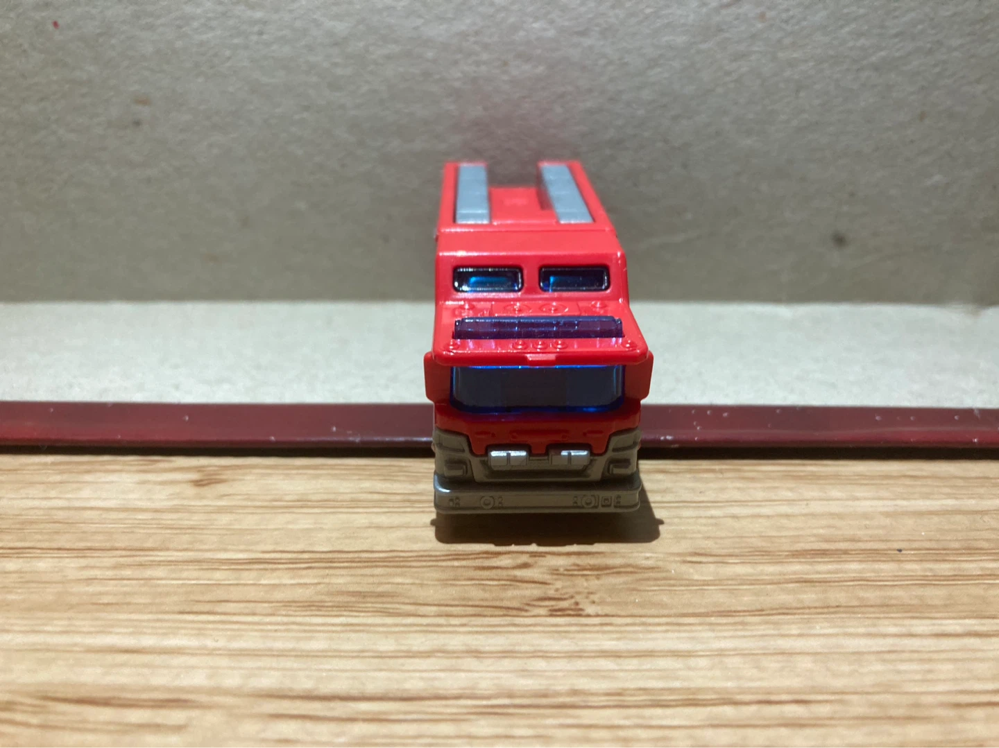 Matchbox Loose / Hazmat Fire Truck / Fire Department - photo 2