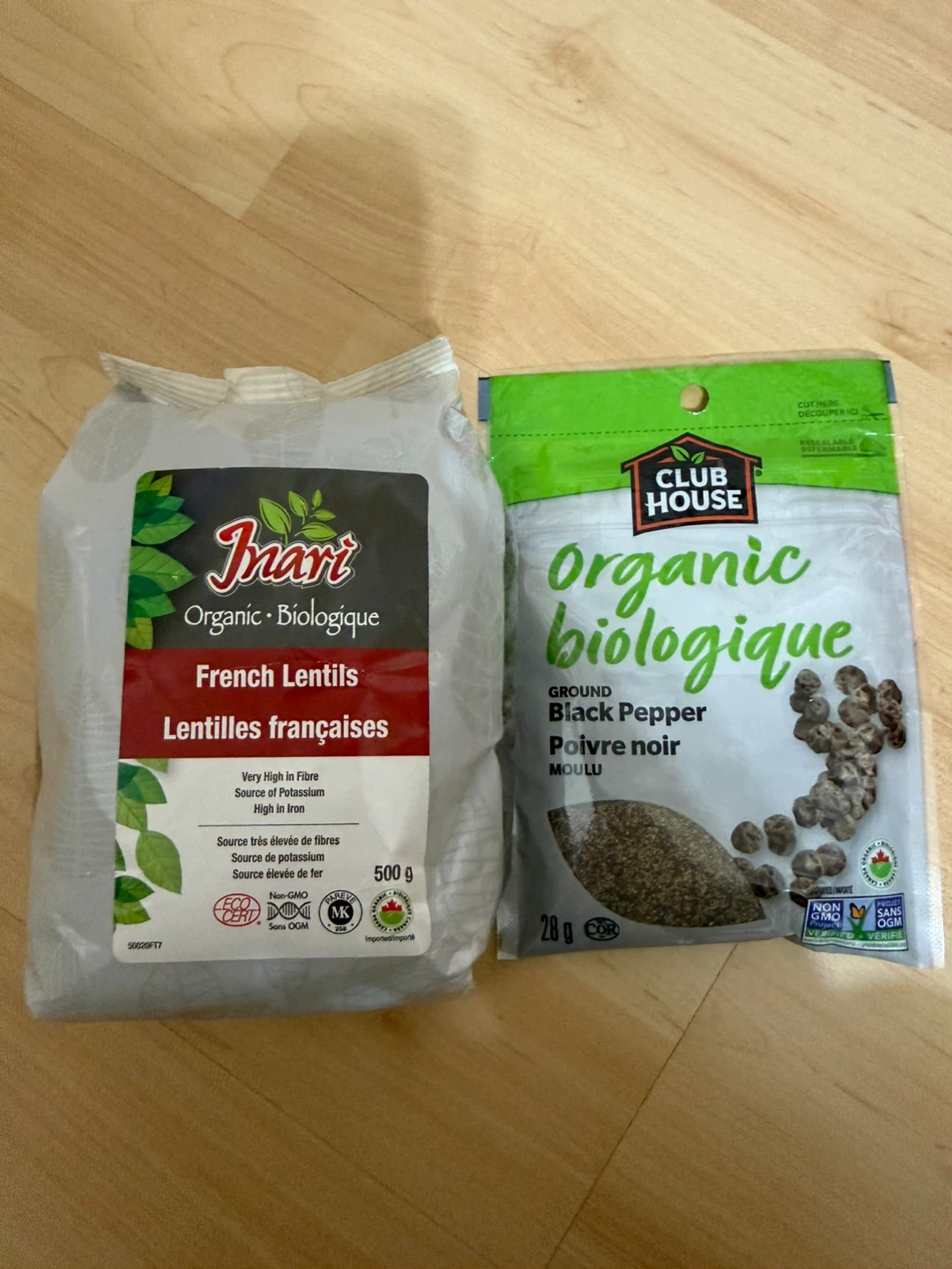 Free Organic French lentils and Ground black pepper