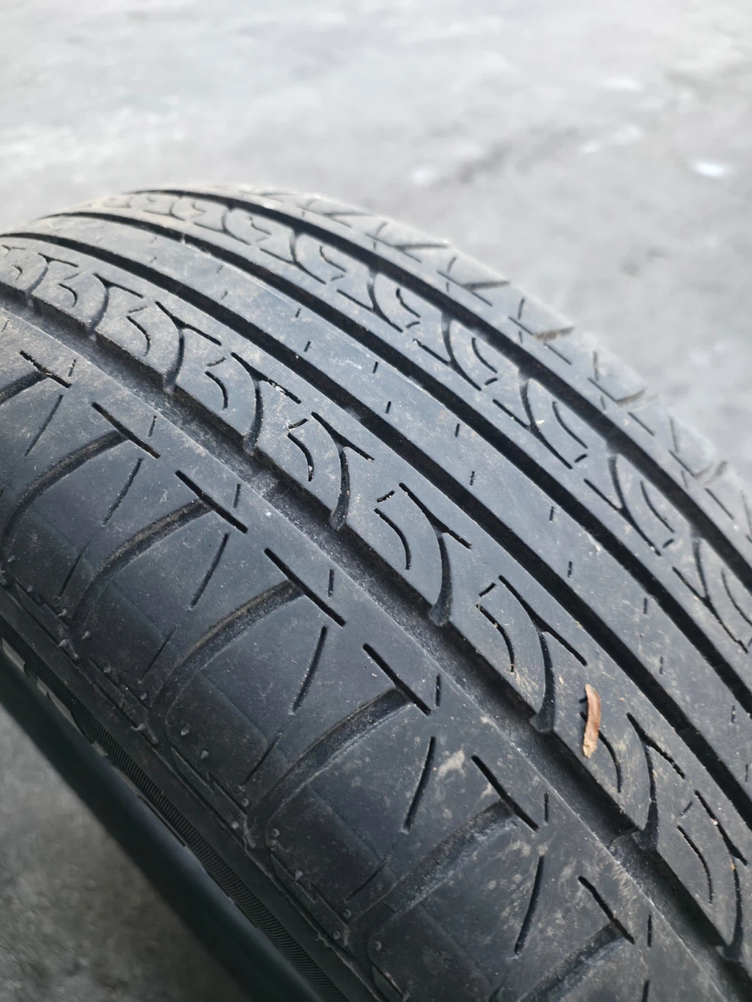Set of 4 Used Tires - photo 3