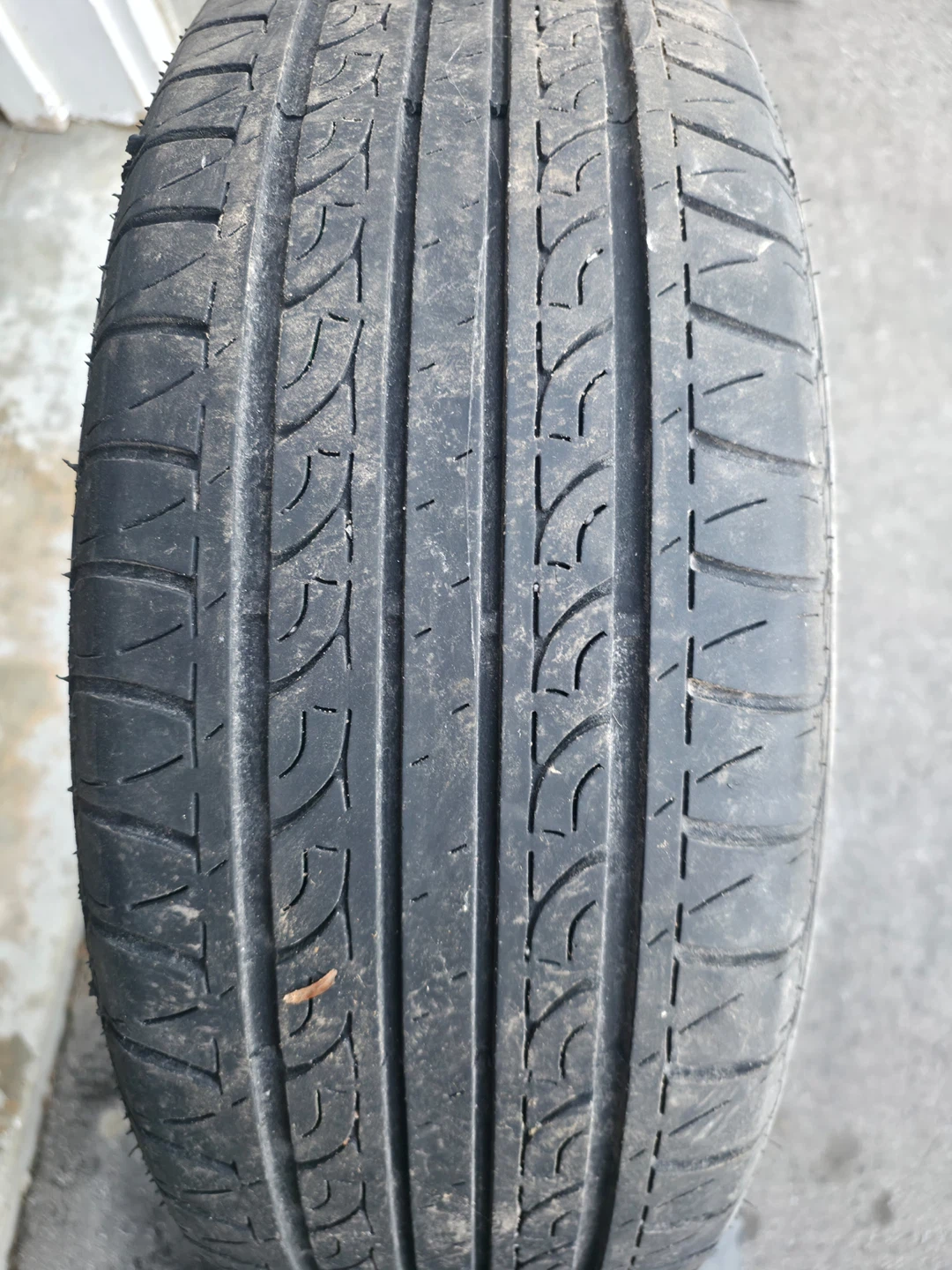 Set of 4 Used Tires - photo 4