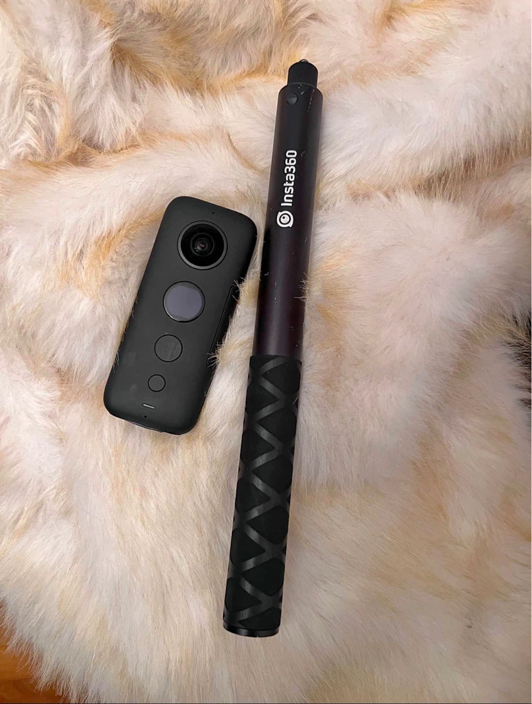 Insta360 camera X1, selfie stick and waterproof case