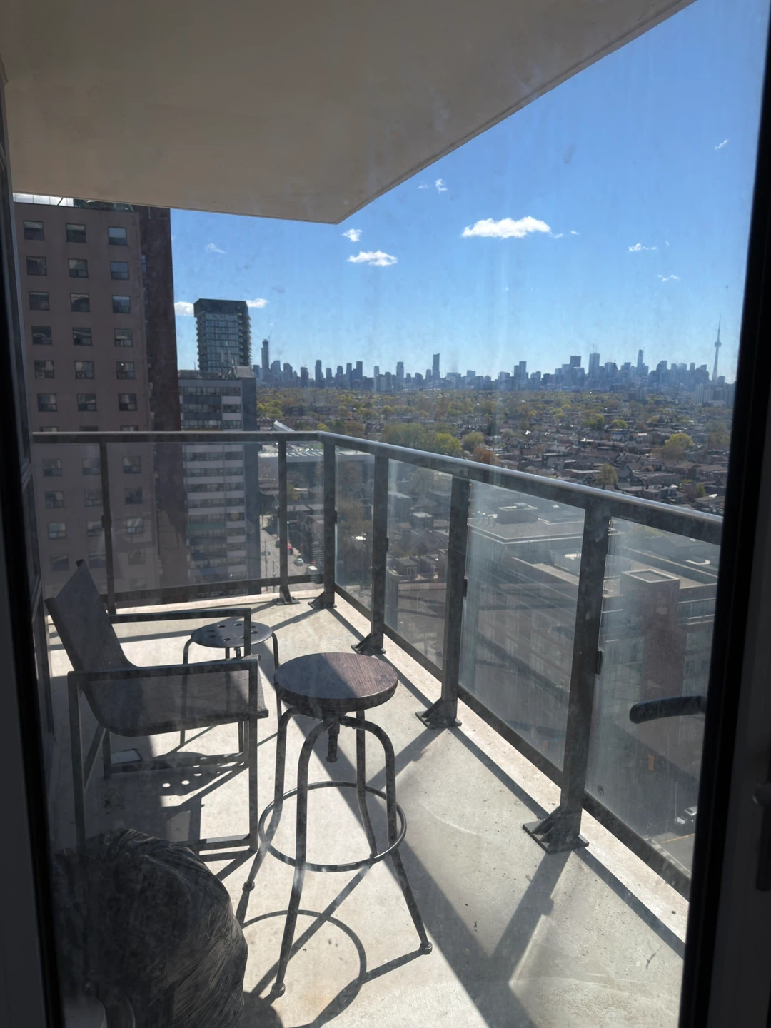 1 bedroom and 1 private bathroom in a 2b/2b apartment - photo 5