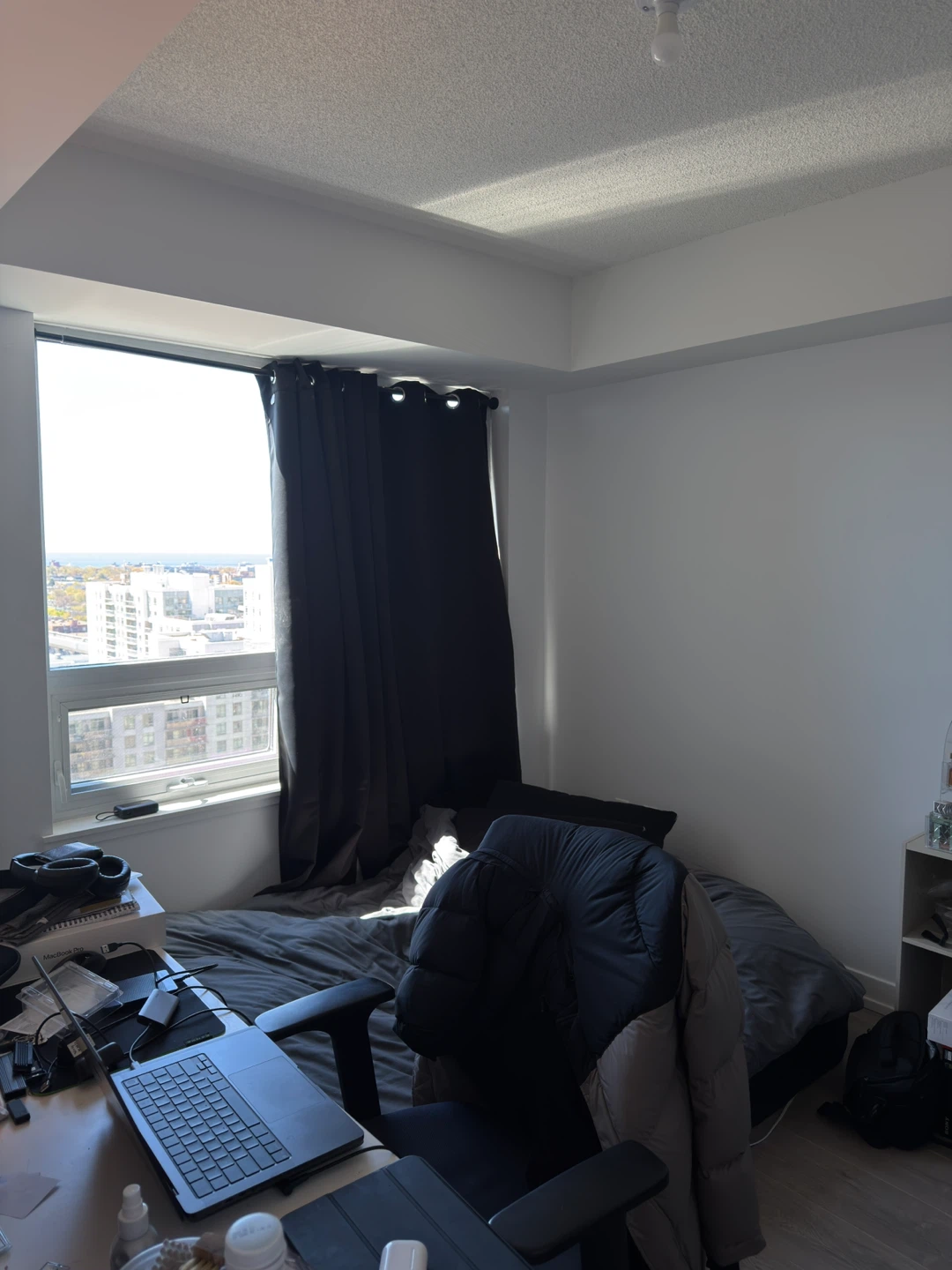 1 bedroom and 1 private bathroom in a 2b/2b apartment