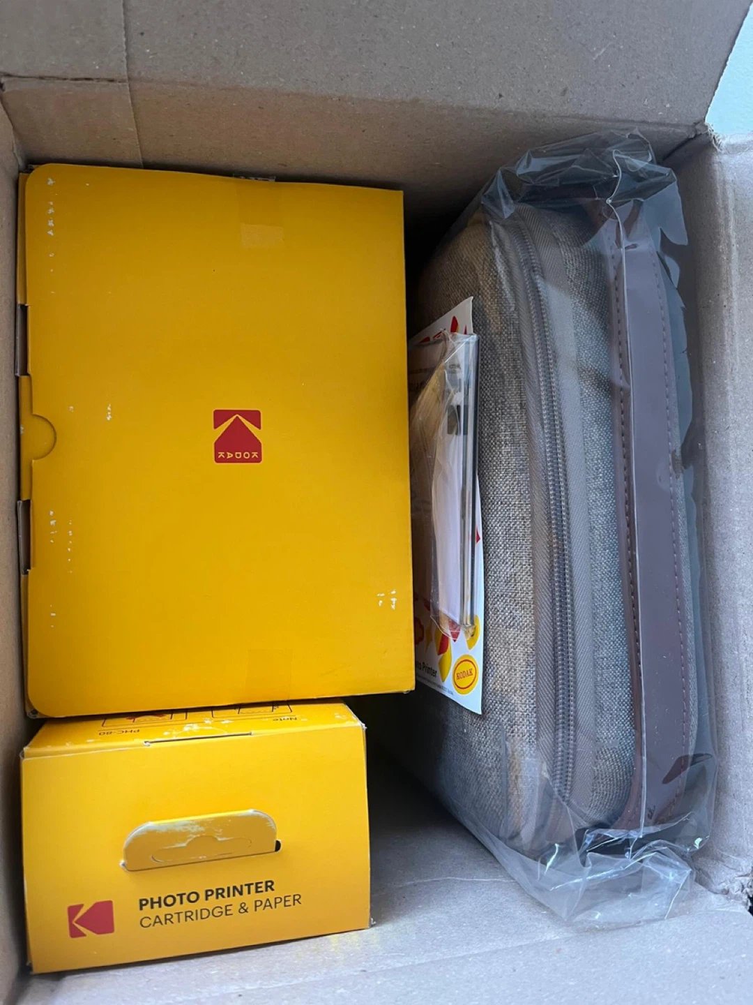 Kodak Mini Shot 3 Retro Photo printer with Case and Cartridges - photo 2